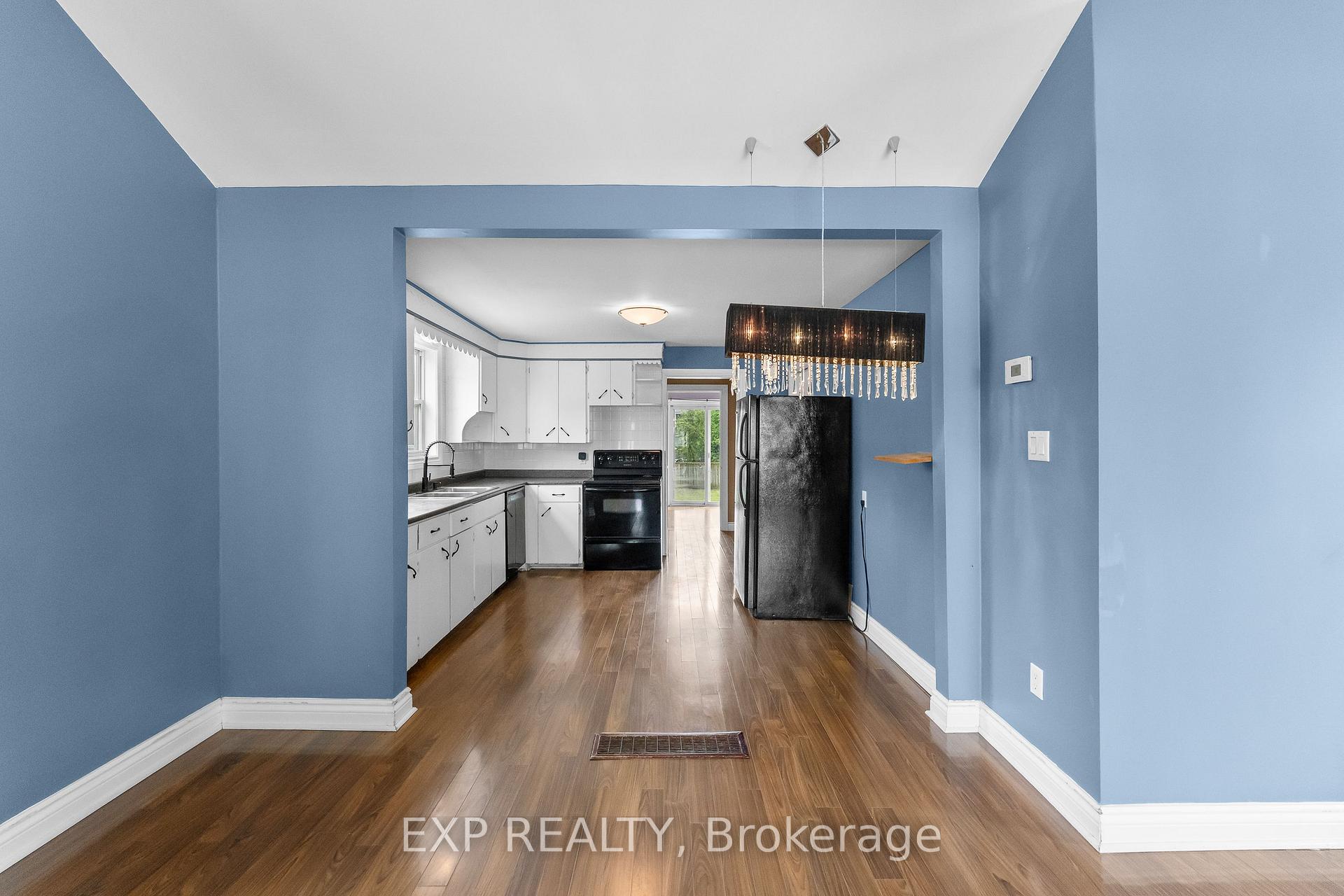 Photo 12 of 6344 Ash Street, Niagara Falls, Dorchester — HOMEH