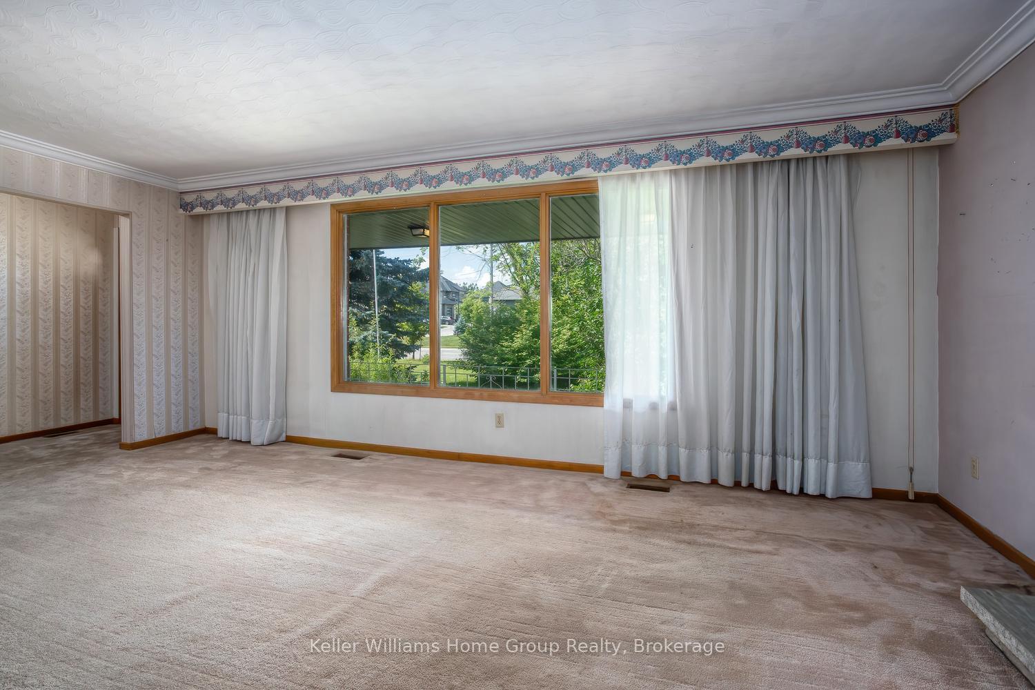 Photo 15 of 832 Victoria Road S, Puslinch, Rural Puslinch East — HOMEH