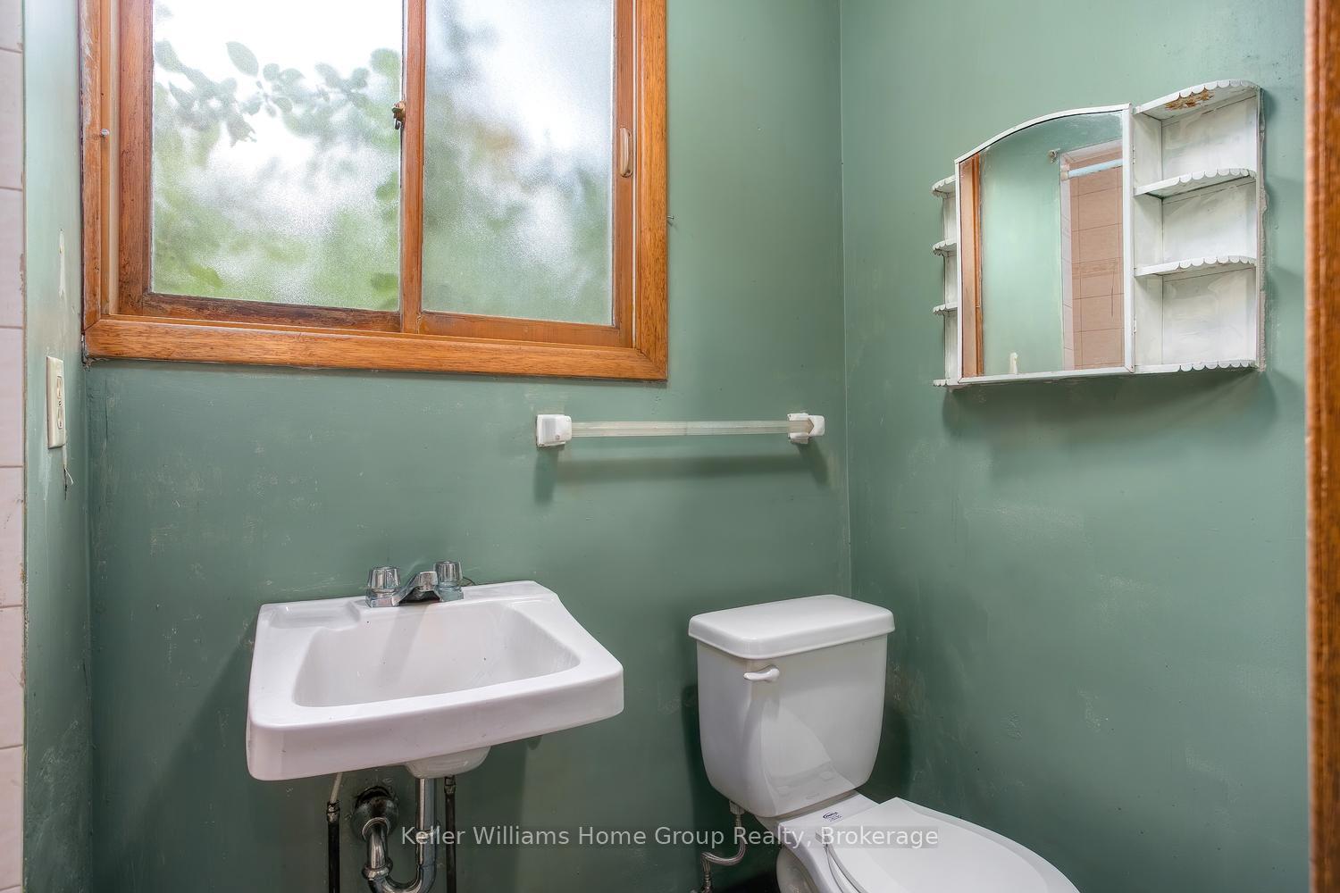 Photo 26 of 832 Victoria Road S, Puslinch, Rural Puslinch East — HOMEH