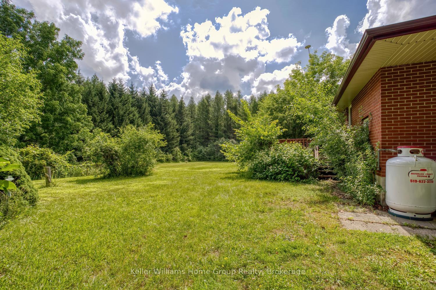 Photo 39 of 832 Victoria Road S, Puslinch, Rural Puslinch East — HOMEH