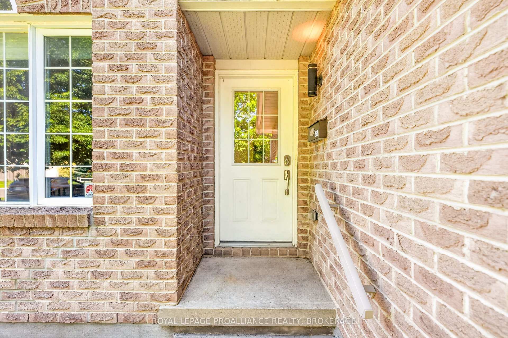 Photo 3 of 1067 Acadia Drive, Kingston, City SouthWest — HOMEH