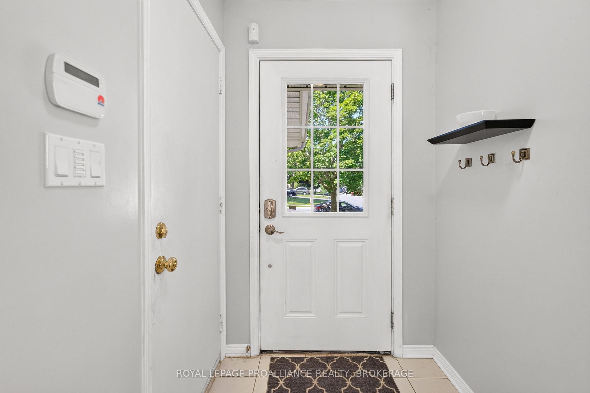 Photo 5 of 1067 Acadia Drive, Kingston, City SouthWest — HOMEH