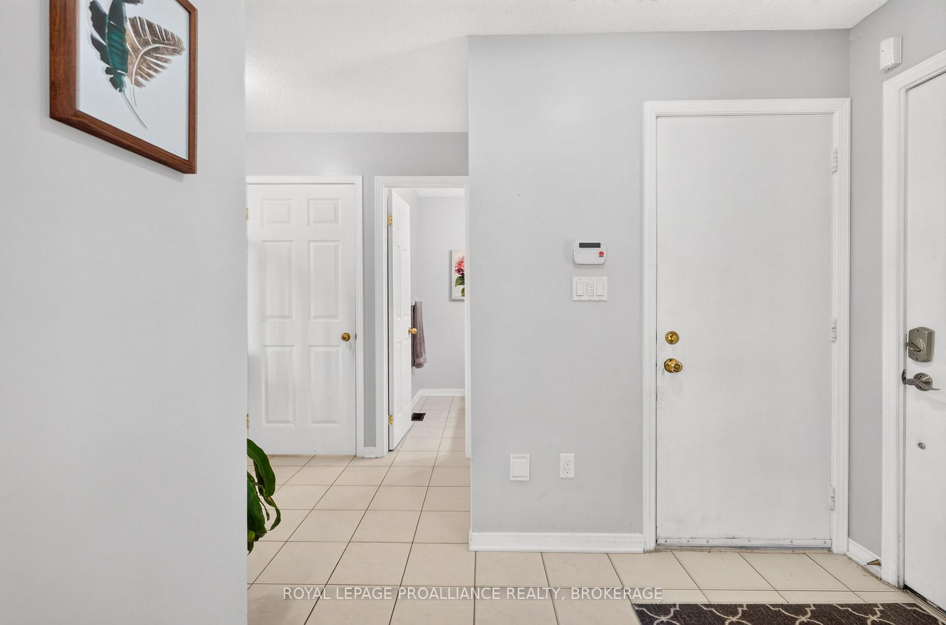 Photo 6 of 1067 Acadia Drive, Kingston, City SouthWest — HOMEH