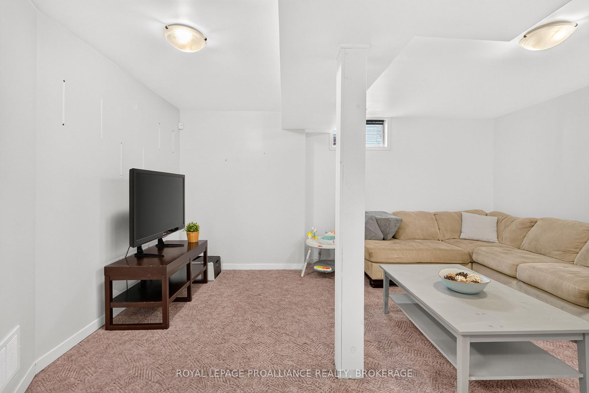Photo 38 of 1067 Acadia Drive, Kingston, City SouthWest — HOMEH