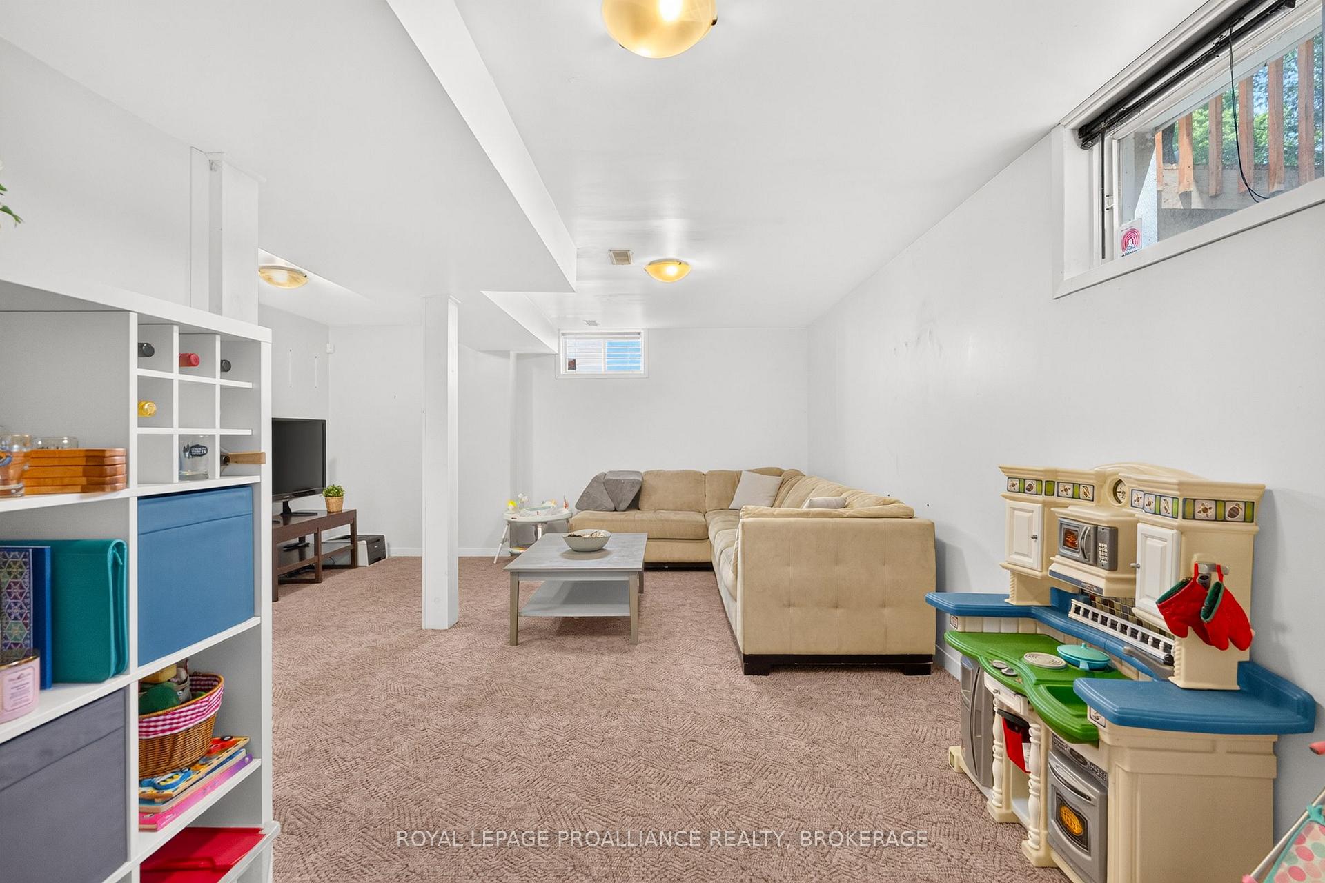 Photo 41 of 1067 Acadia Drive, Kingston, City SouthWest — HOMEH