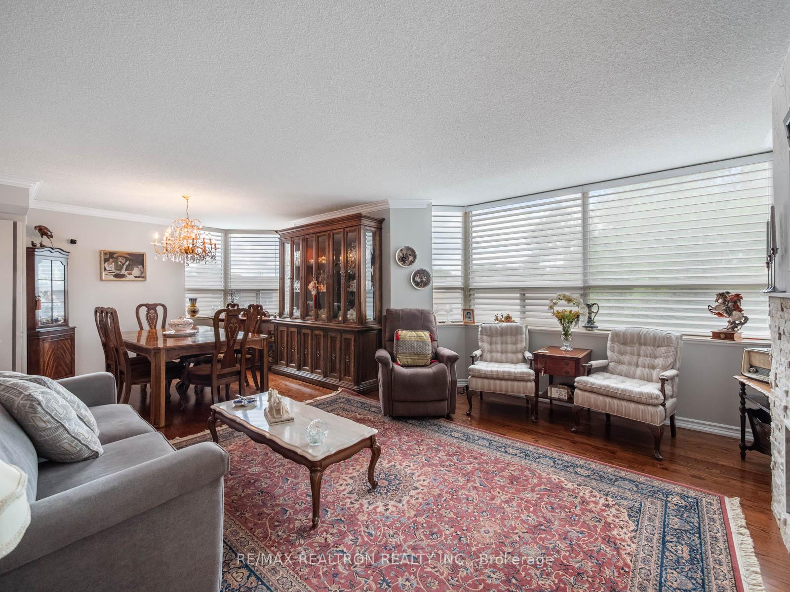 Photo 5 of Unit 309, 265 Ridley Boulevard, Toronto, Bedford Park-Nortown — HOMEH