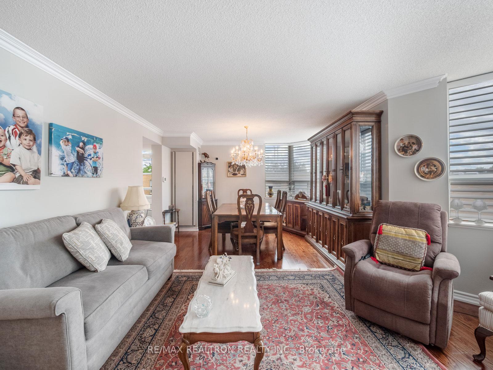 Photo 6 of Unit 309, 265 Ridley Boulevard, Toronto, Bedford Park-Nortown — HOMEH