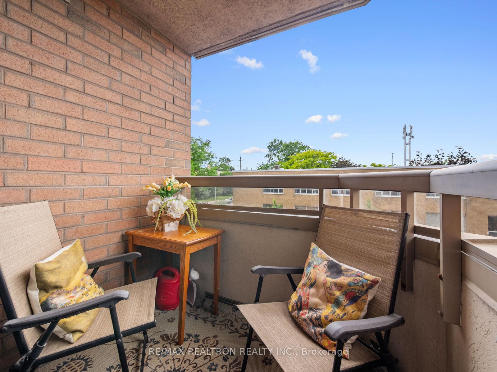 Photo 23 of Unit 309, 265 Ridley Boulevard, Toronto, Bedford Park-Nortown — HOMEH
