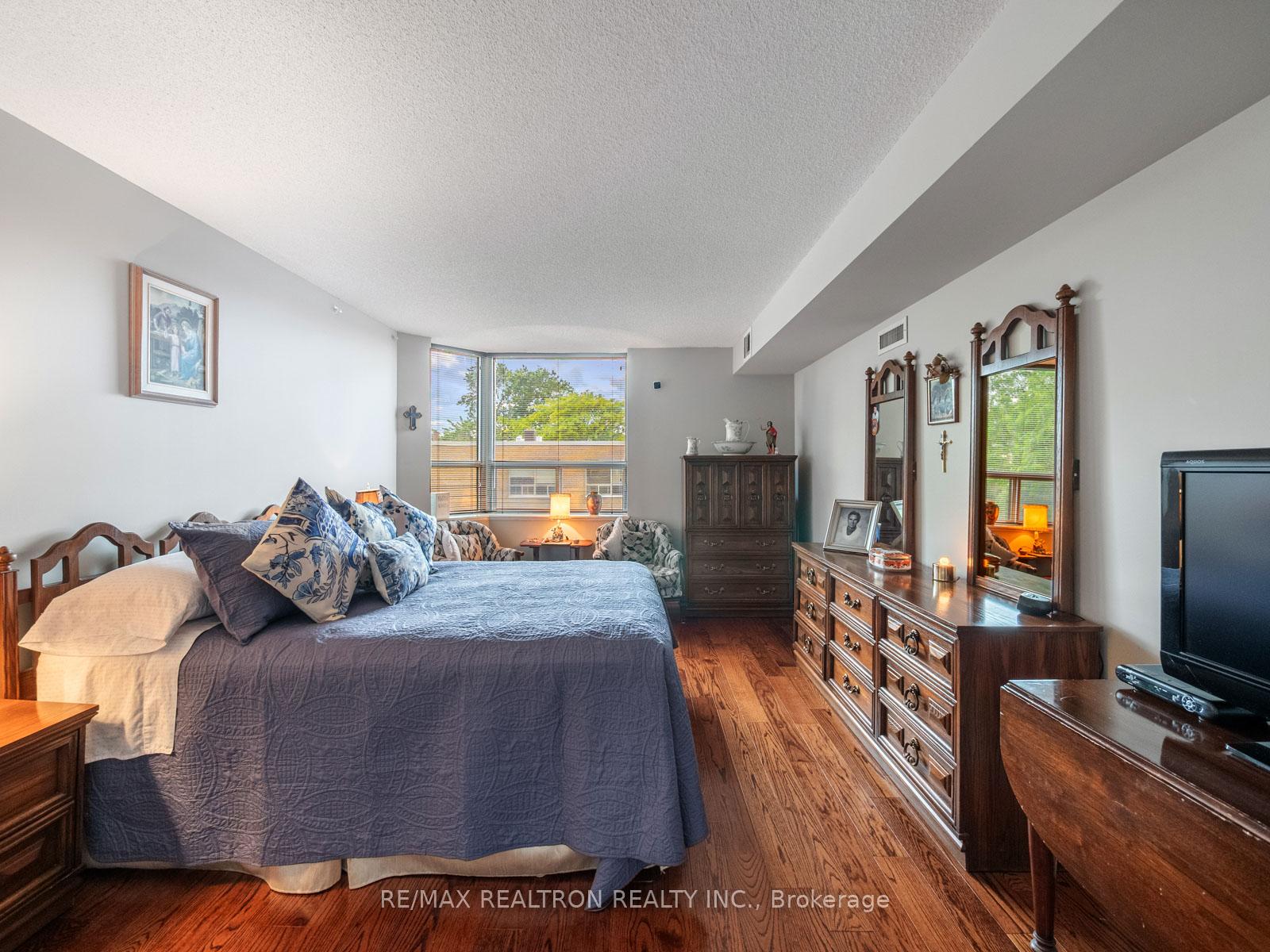 Photo 29 of Unit 309, 265 Ridley Boulevard, Toronto, Bedford Park-Nortown — HOMEH
