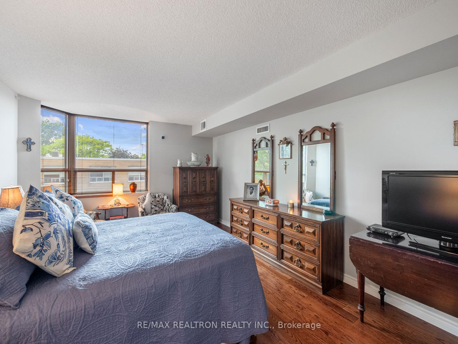Photo 30 of Unit 309, 265 Ridley Boulevard, Toronto, Bedford Park-Nortown — HOMEH