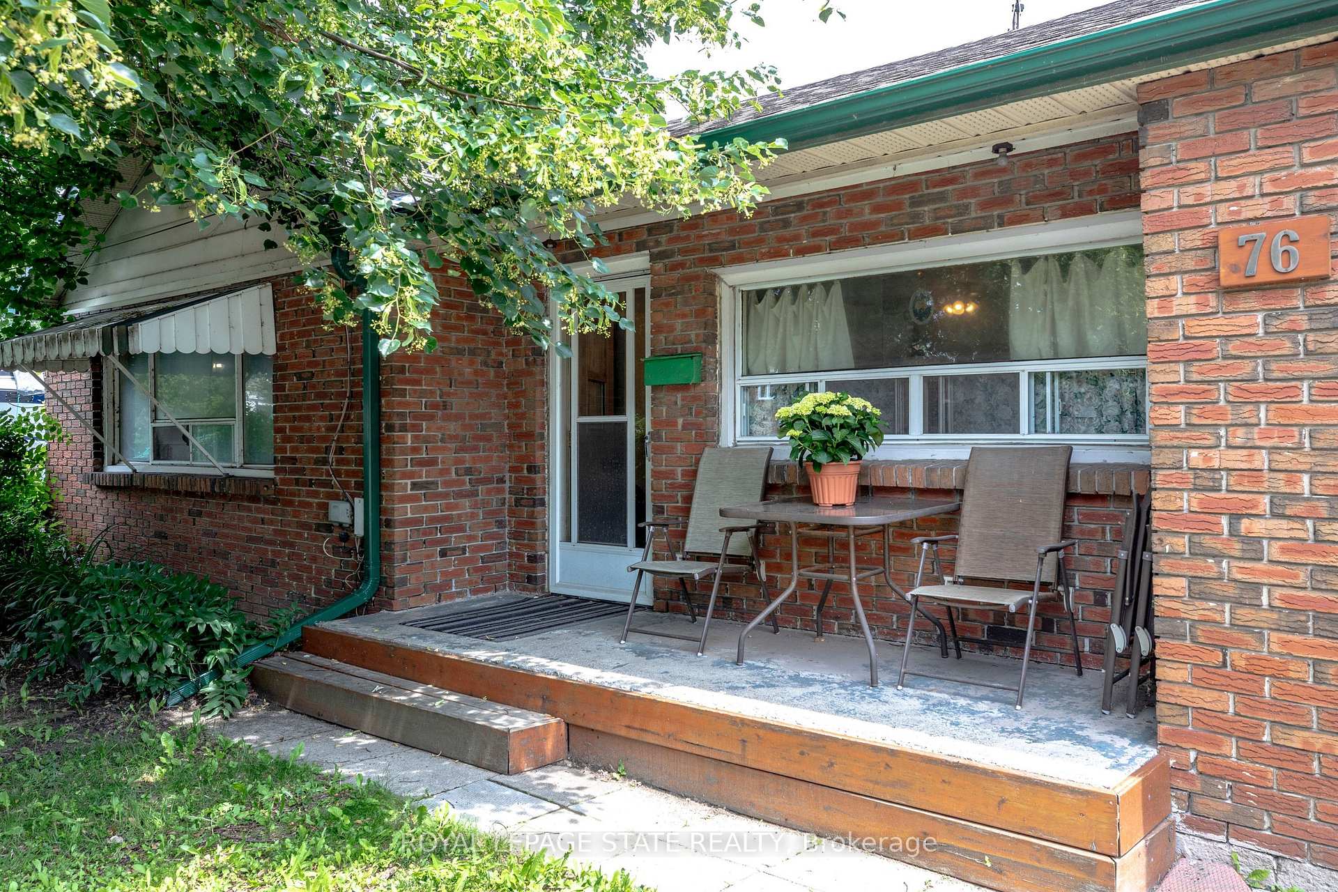 Photo 3 of 76 Teal Avenue, Hamilton, Lakeshore — HOMEH