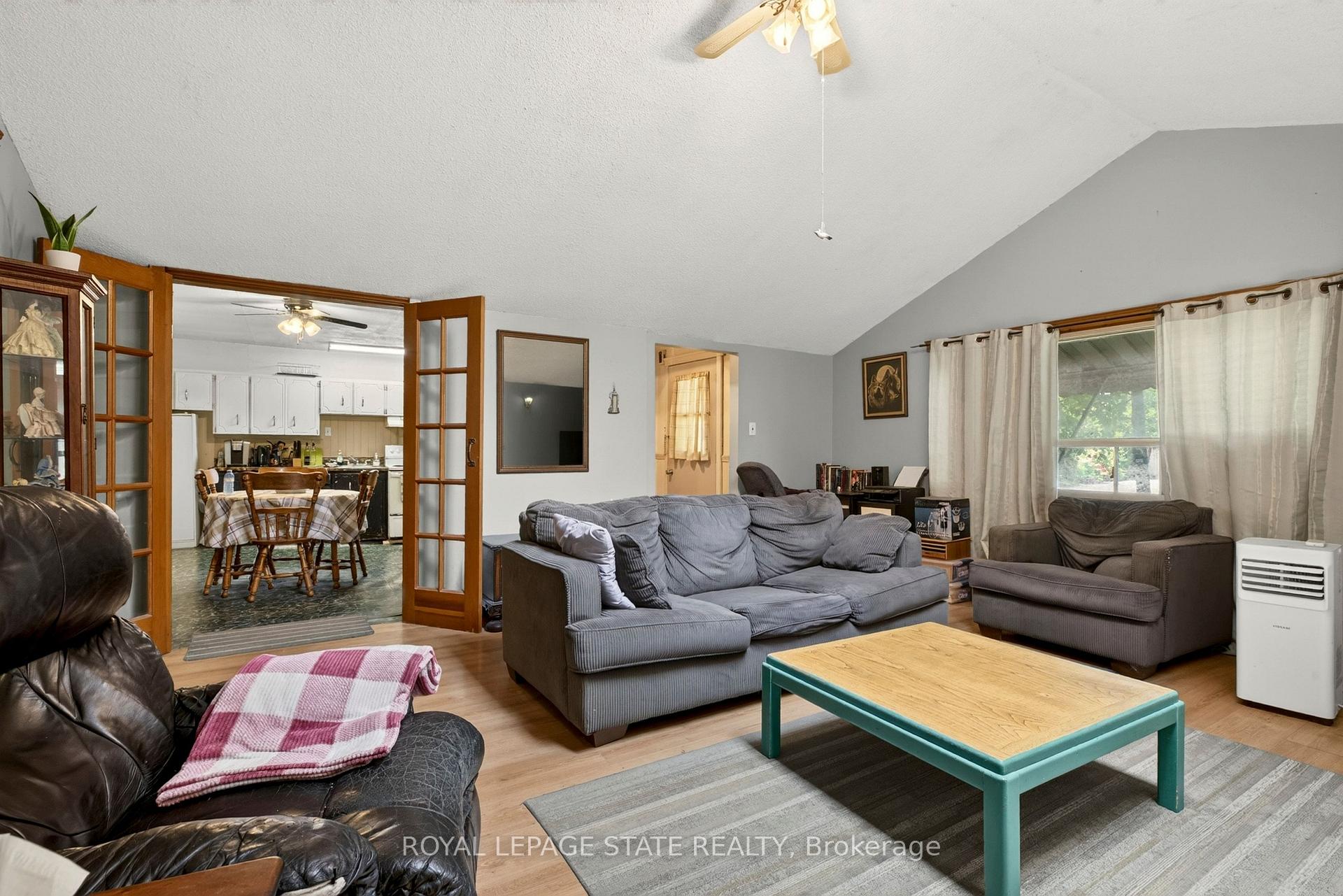 Photo 10 of 76 Teal Avenue, Hamilton, Lakeshore — HOMEH