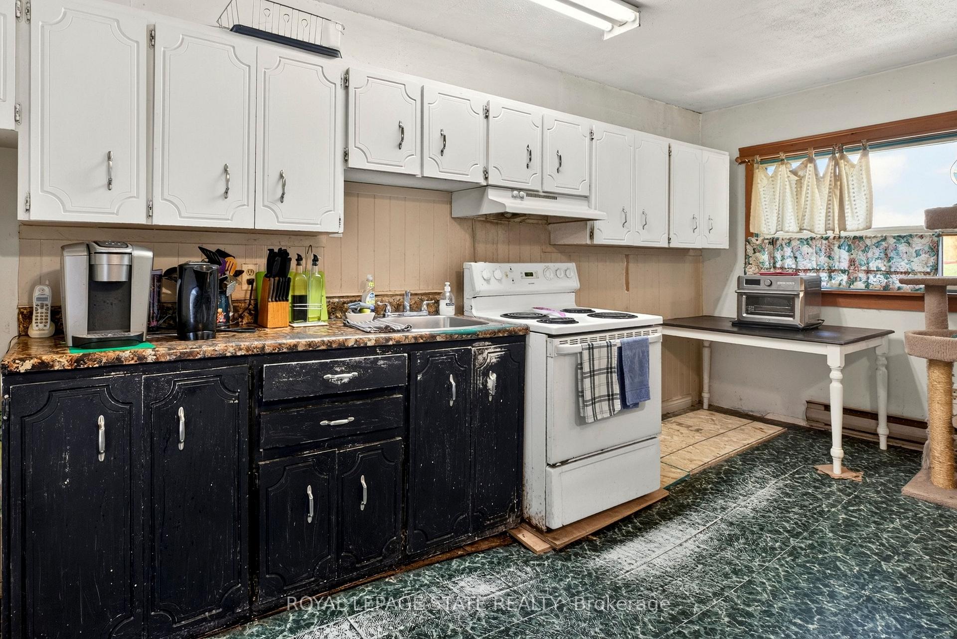 Photo 17 of 76 Teal Avenue, Hamilton, Lakeshore — HOMEH