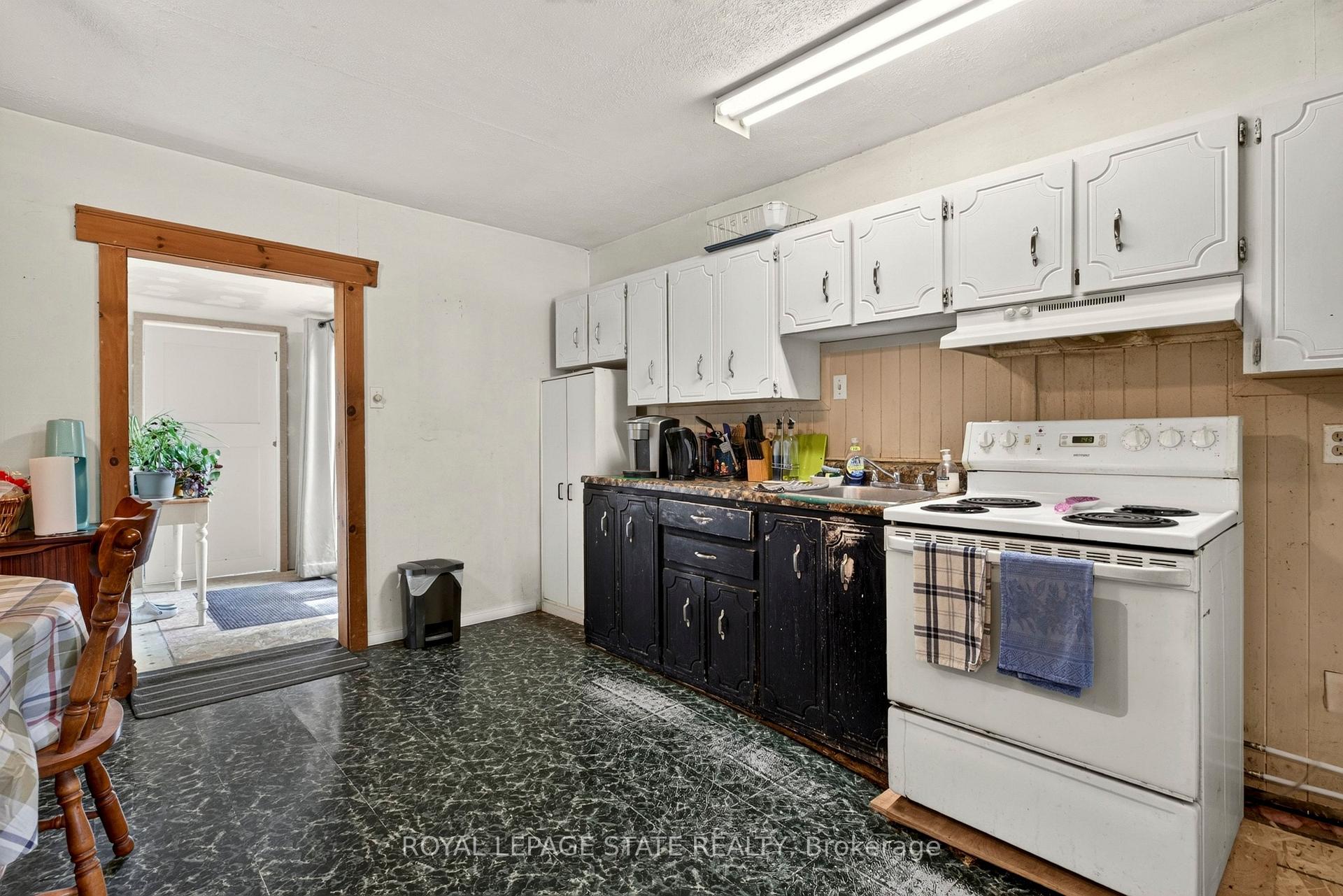 Photo 21 of 76 Teal Avenue, Hamilton, Lakeshore — HOMEH