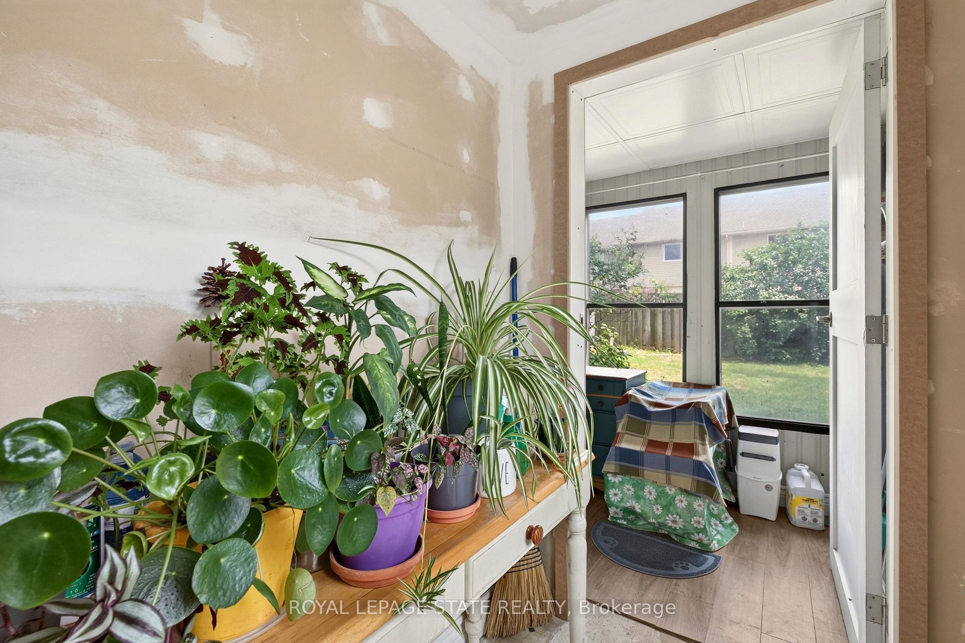 Photo 23 of 76 Teal Avenue, Hamilton, Lakeshore — HOMEH