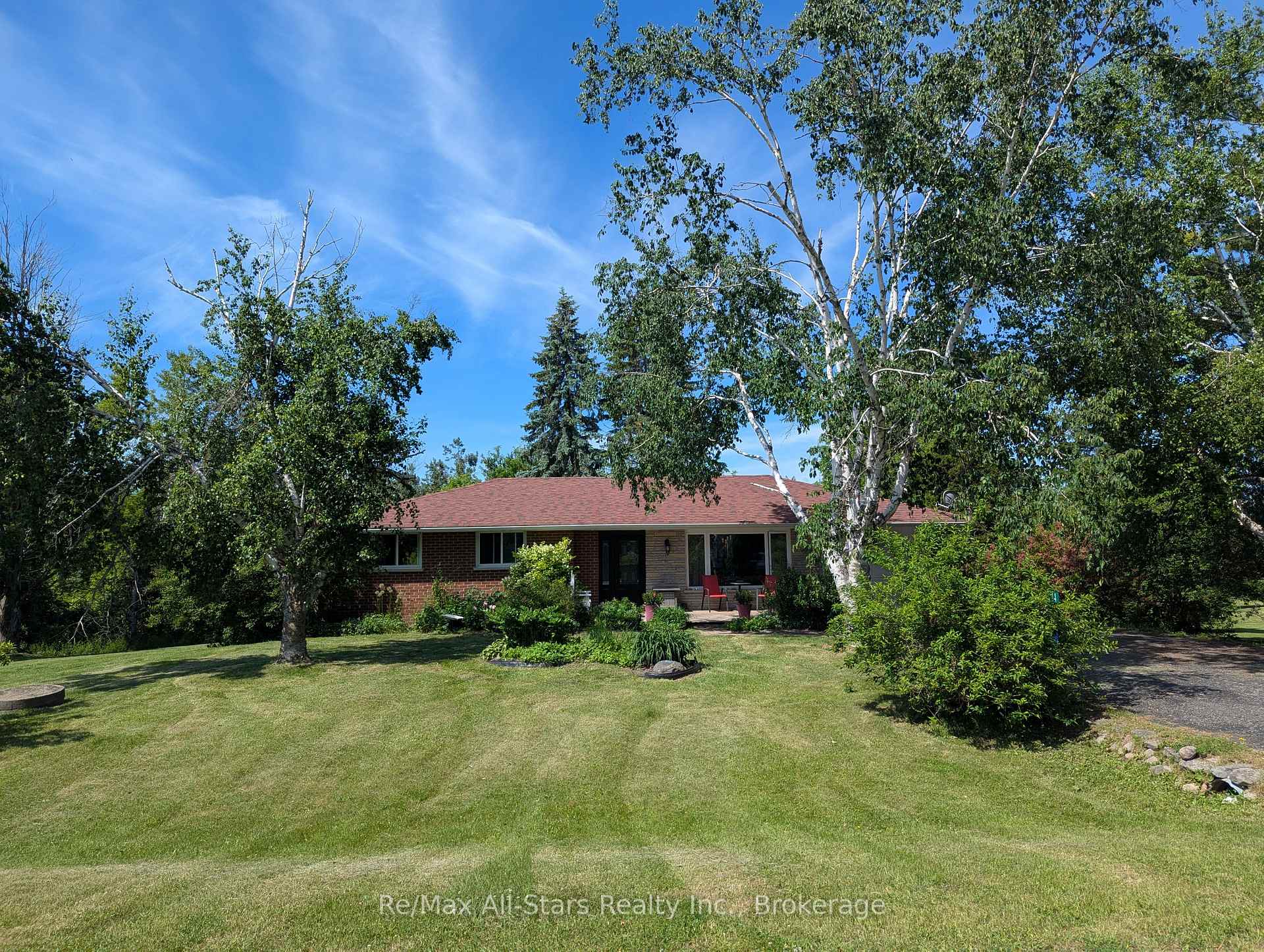 Photo 3 of 14 Valley Road, Cavan Monaghan, Cavan Twp — HOMEH