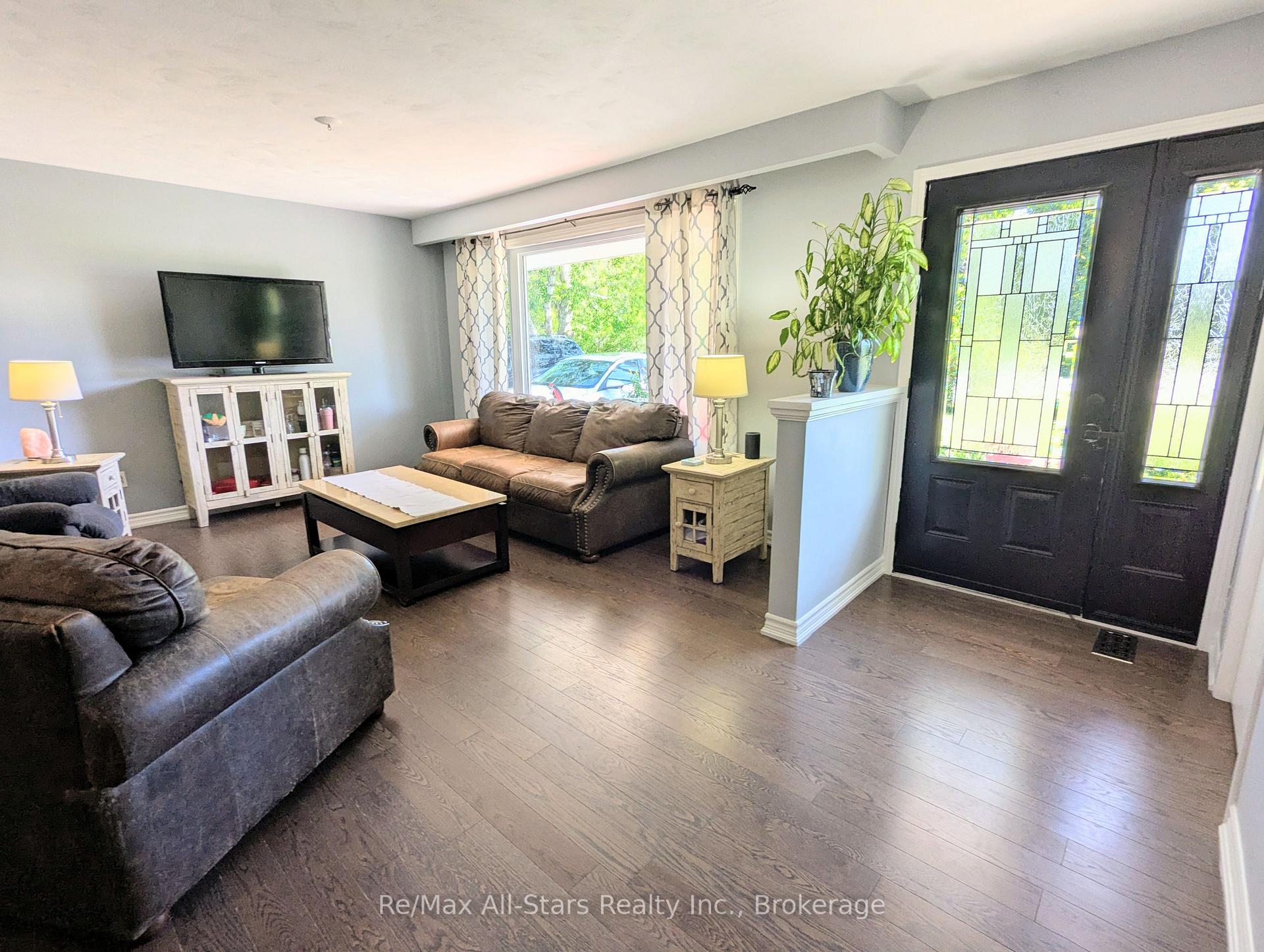 Photo 6 of 14 Valley Road, Cavan Monaghan, Cavan Twp — HOMEH