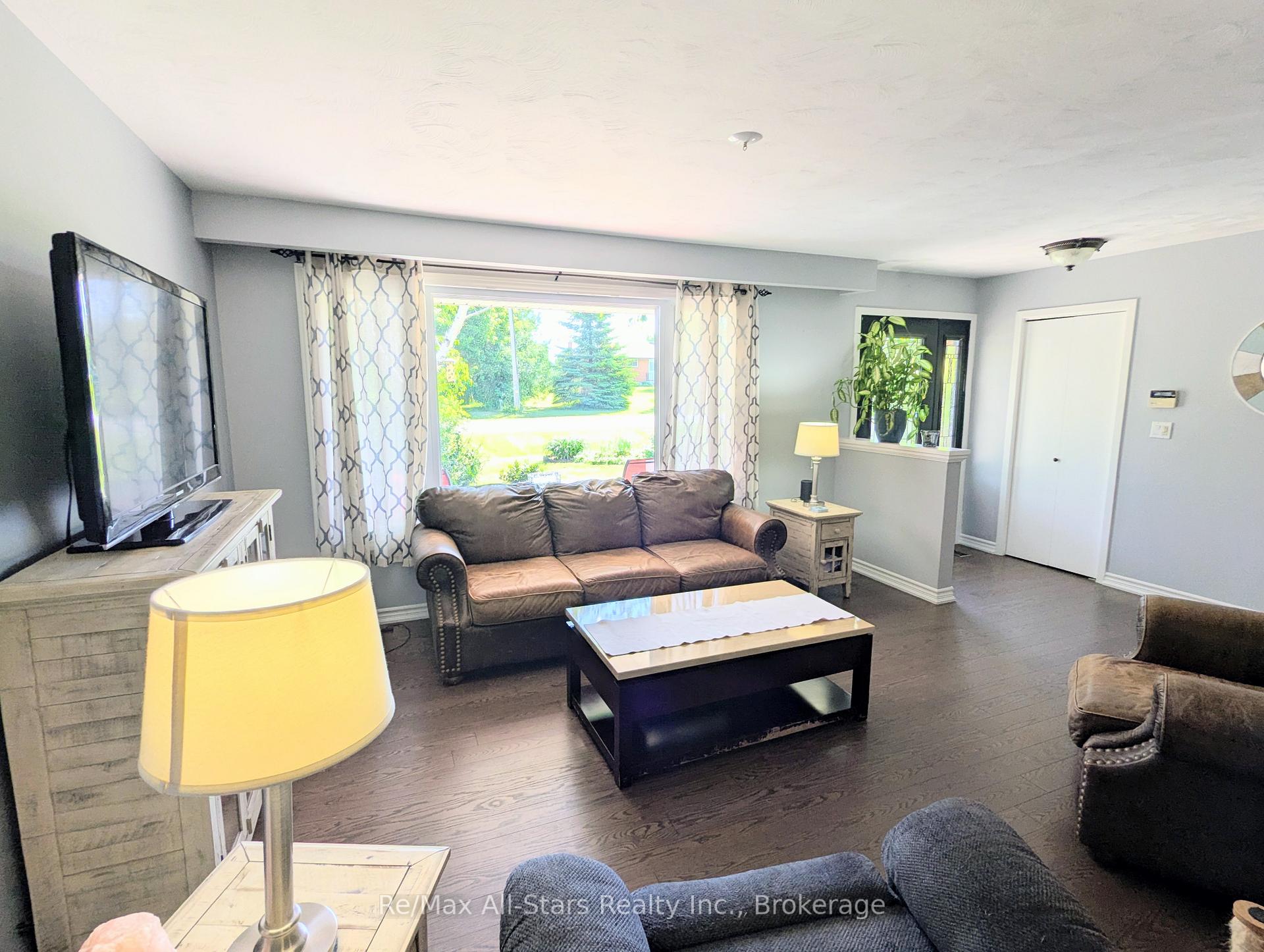 Photo 8 of 14 Valley Road, Cavan Monaghan, Cavan Twp — HOMEH