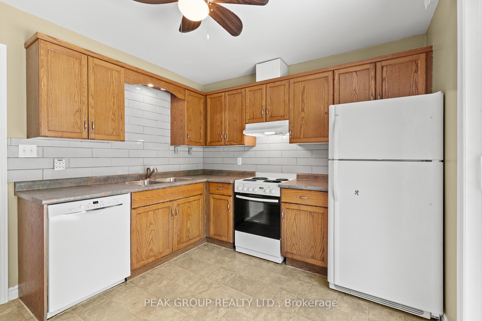 Photo 11 of Unit 7, 226 Vansickle Road, St. Catharines, Rykert/Vansickle — HOMEH