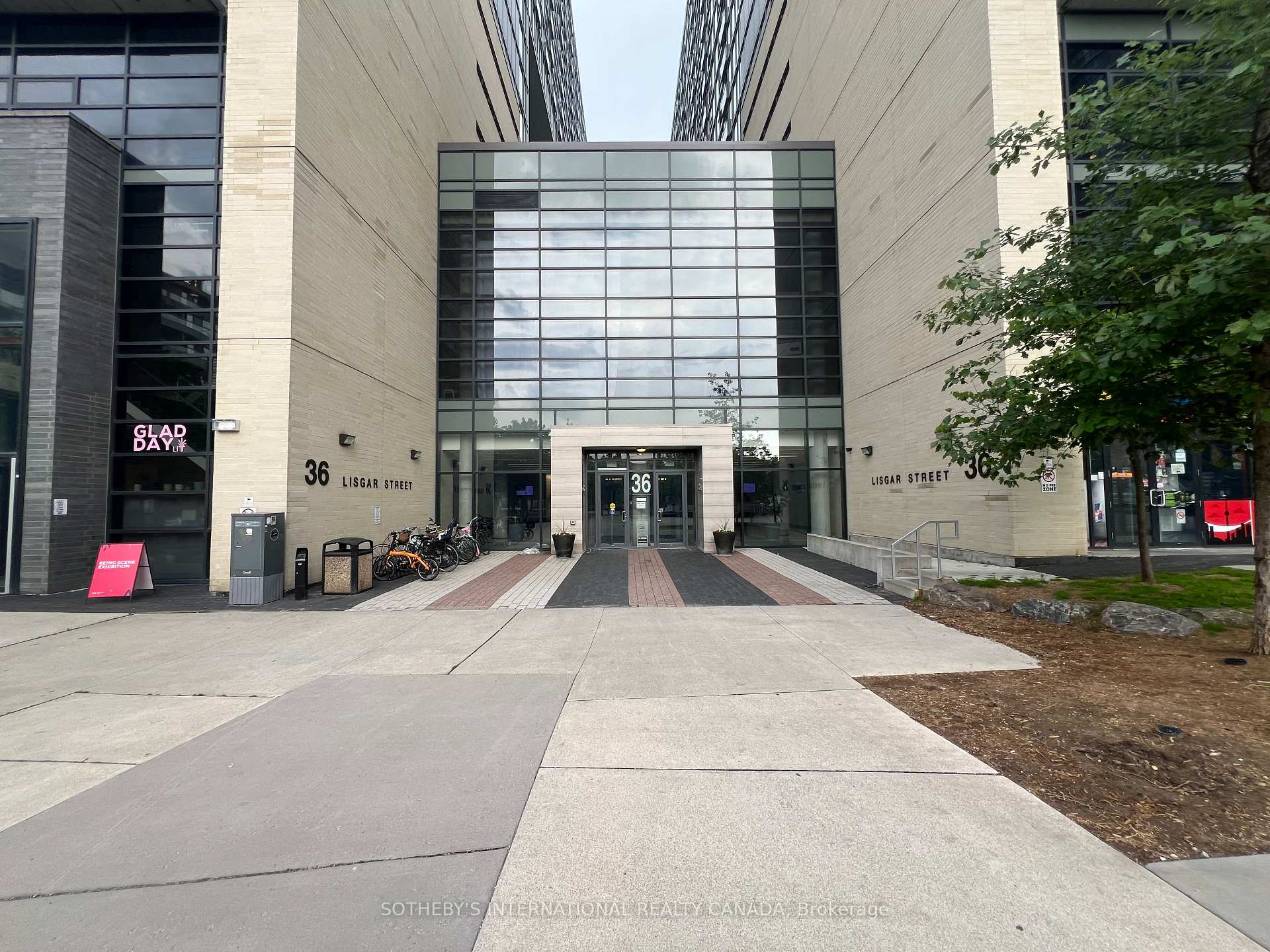 Photo 3 of Unit 815, 36 Lisgar Street, Toronto, Little Portugal — HOMEH
