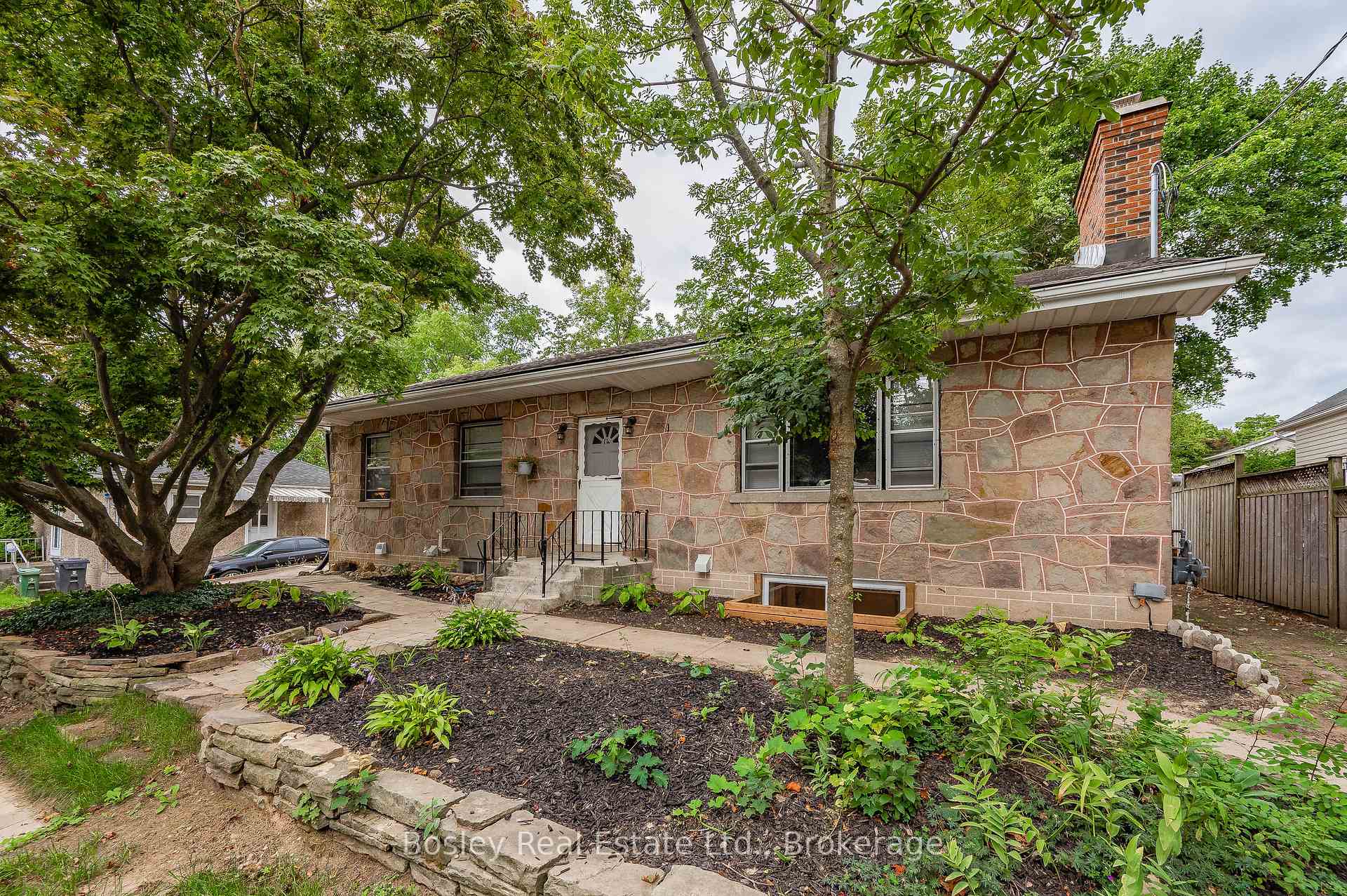 Photo 3 of Unit B, 14 Clara Street, Guelph, St. George's — HOMEH