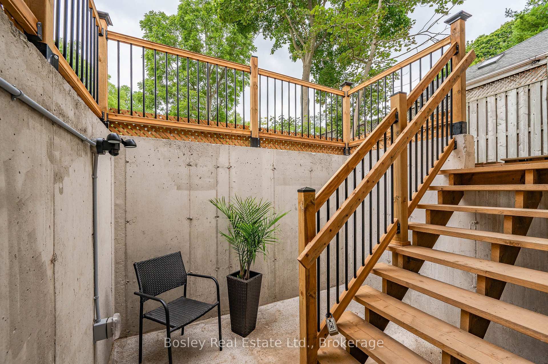 Photo 4 of Unit B, 14 Clara Street, Guelph, St. George's — HOMEH