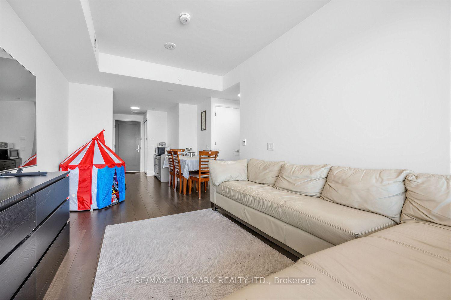 Photo 5 of Unit 902, 33 Frederick Todd Way, Toronto, Thorncliffe Park — HOMEH