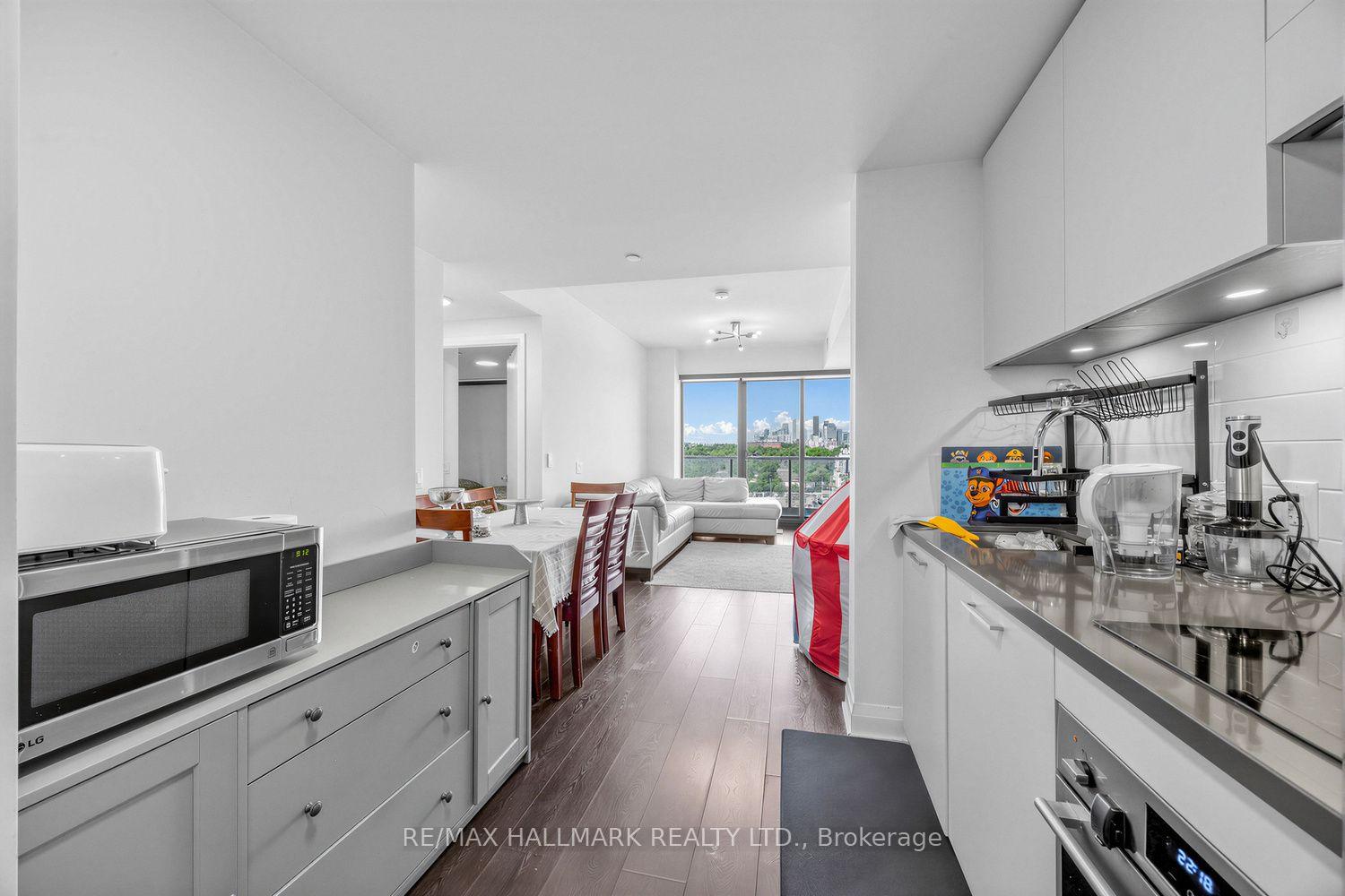 Photo 6 of Unit 902, 33 Frederick Todd Way, Toronto, Thorncliffe Park — HOMEH