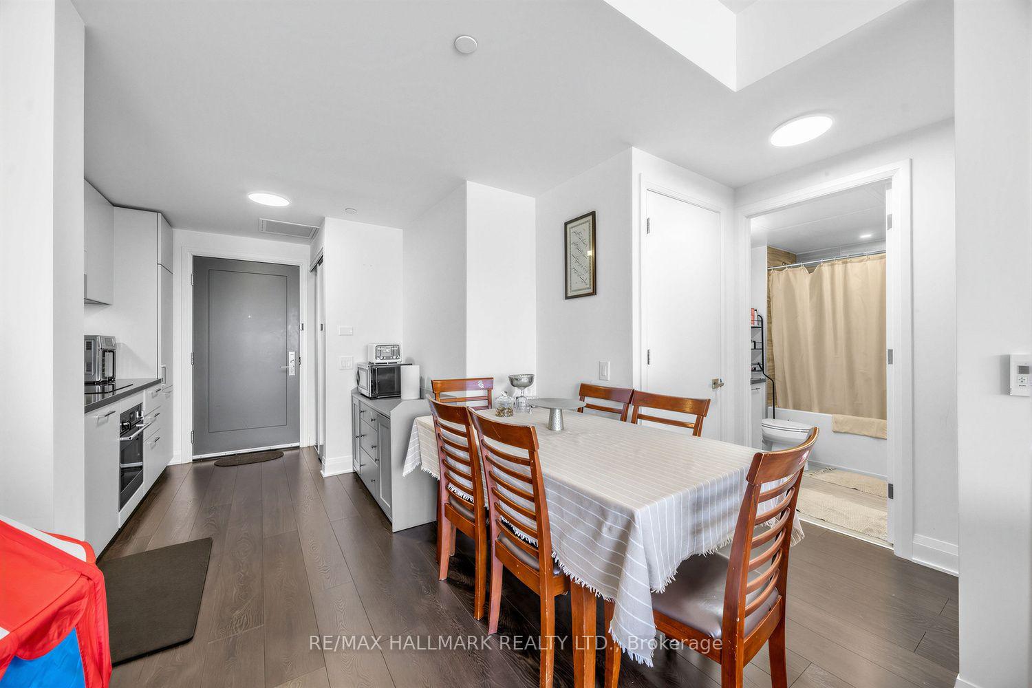 Photo 7 of Unit 902, 33 Frederick Todd Way, Toronto, Thorncliffe Park — HOMEH