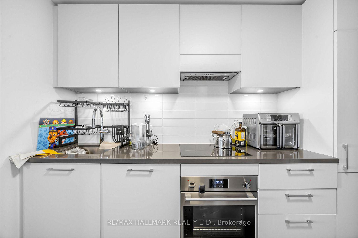 Photo 14 of Unit 902, 33 Frederick Todd Way, Toronto, Thorncliffe Park — HOMEH