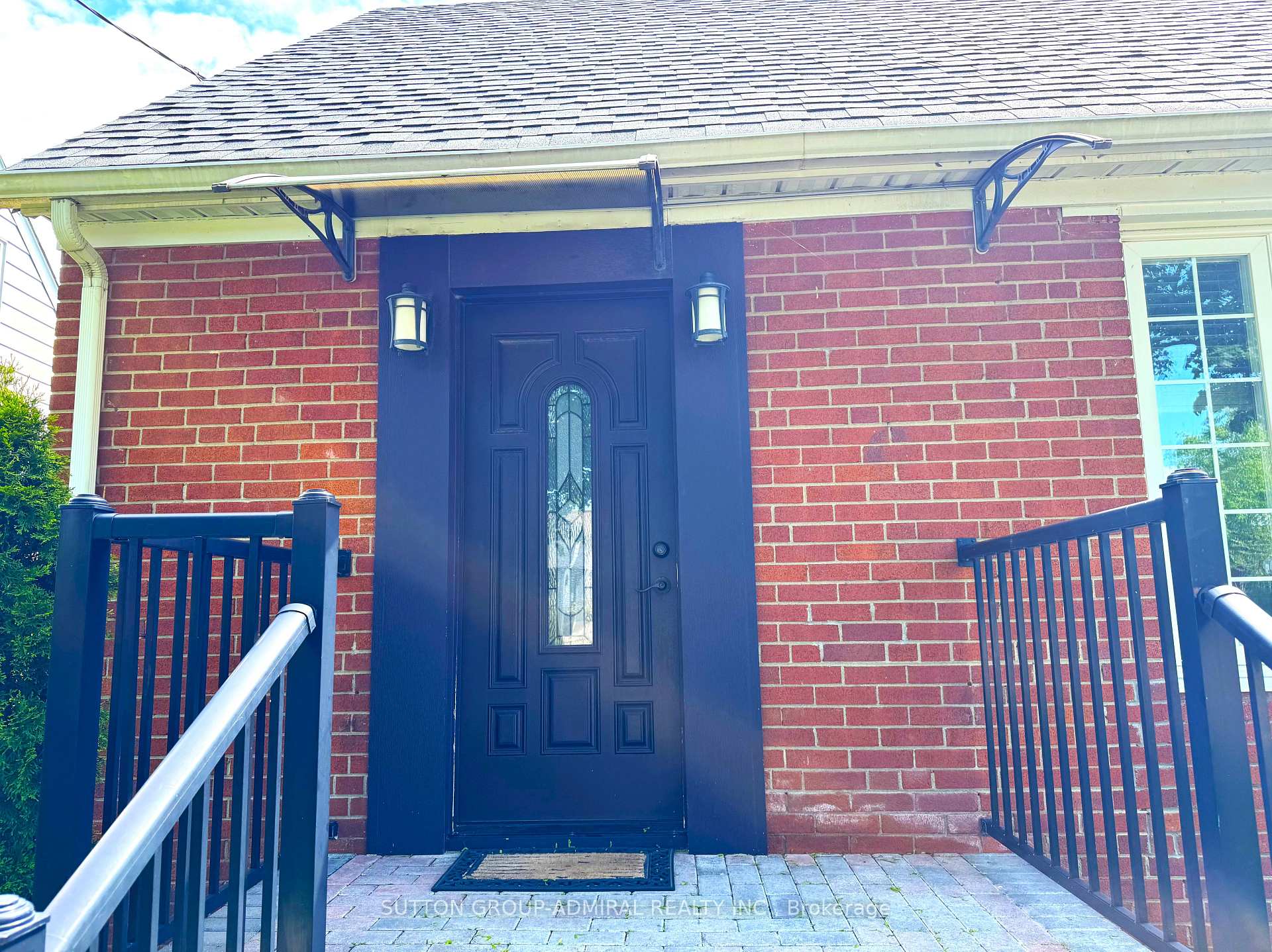 Photo 3 of 35 Coppermill Drive, Etobicoke, Rexdale-Kipling — HOMEH