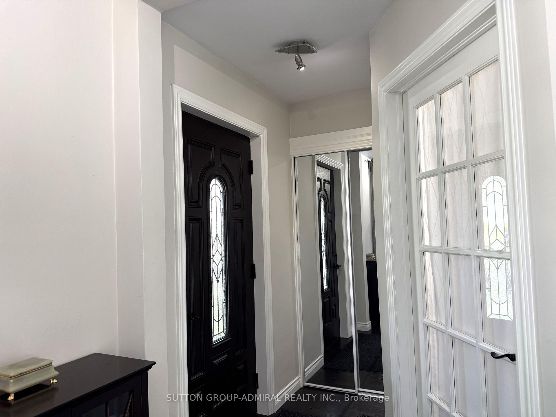 Photo 4 of 35 Coppermill Drive, Etobicoke, Rexdale-Kipling — HOMEH