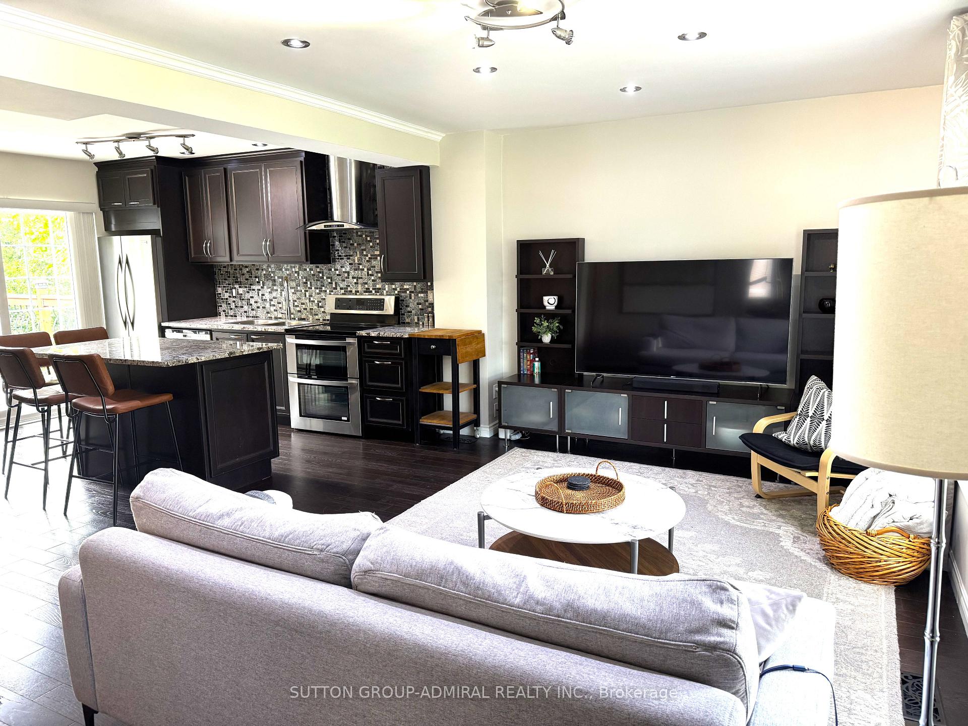 Photo 6 of 35 Coppermill Drive, Etobicoke, Rexdale-Kipling — HOMEH