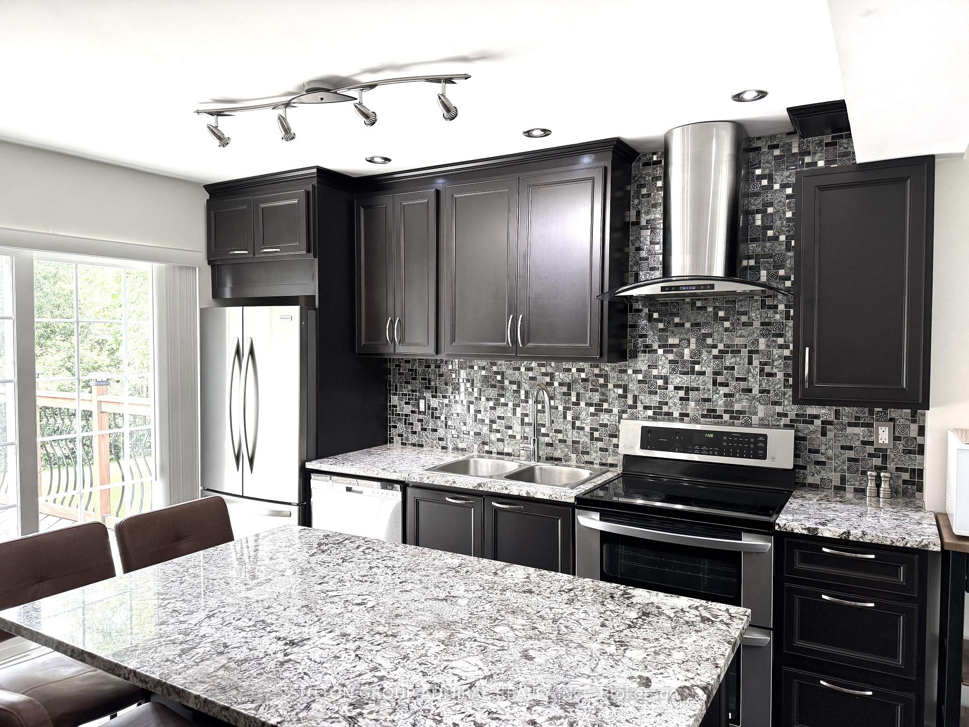 Photo 12 of 35 Coppermill Drive, Etobicoke, Rexdale-Kipling — HOMEH