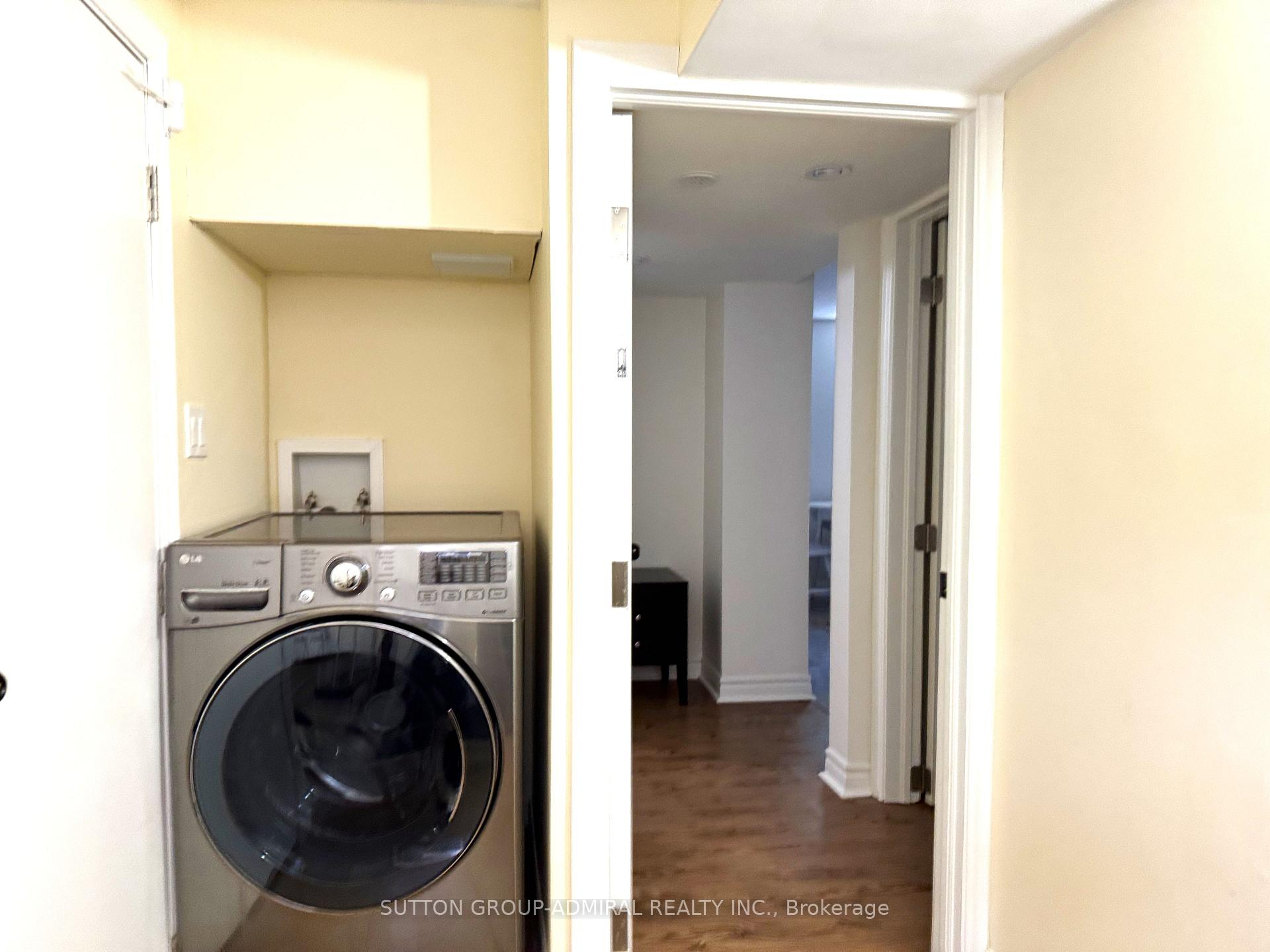 Photo 29 of 35 Coppermill Drive, Etobicoke, Rexdale-Kipling — HOMEH