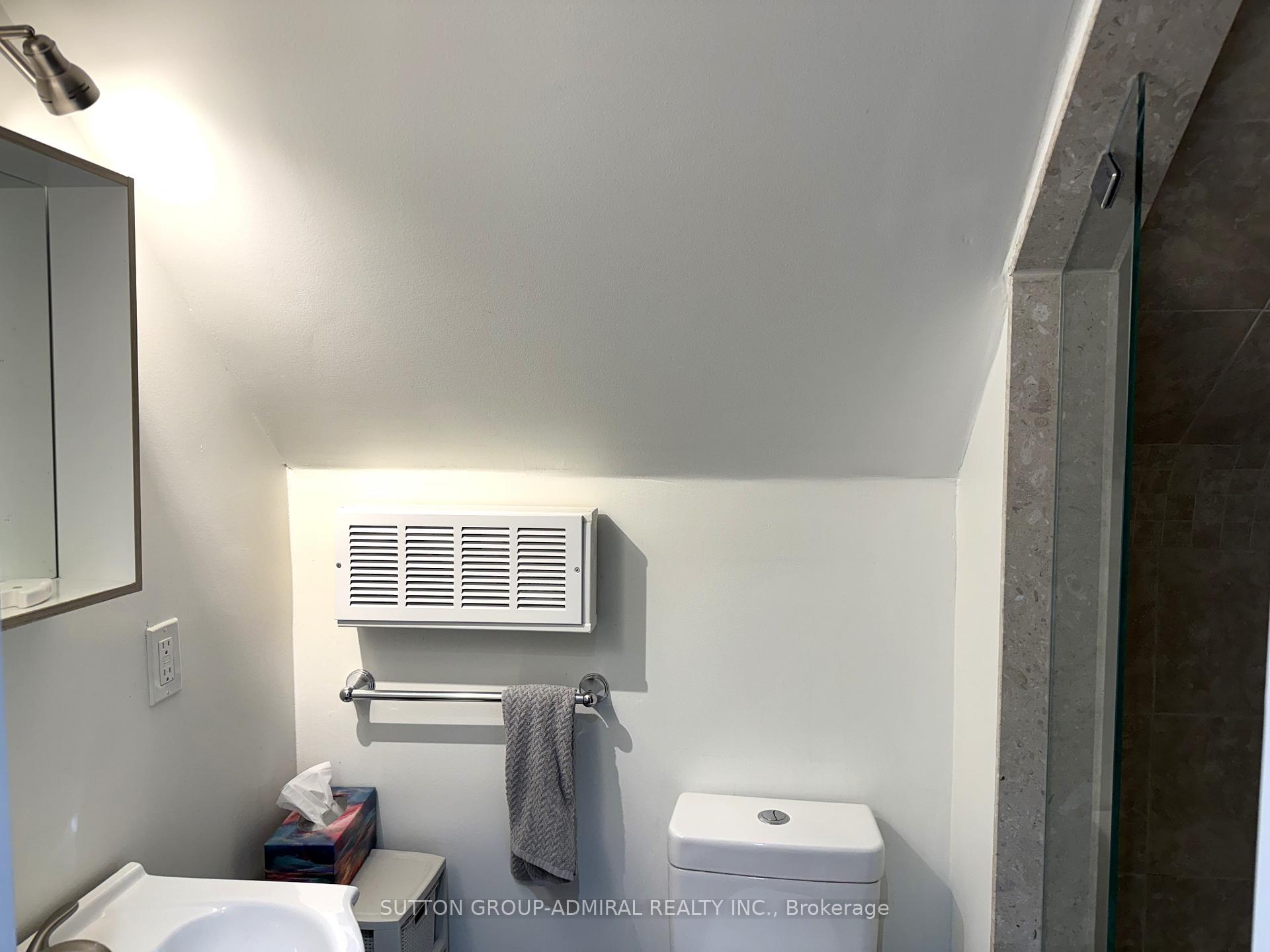 Photo 40 of 35 Coppermill Drive, Etobicoke, Rexdale-Kipling — HOMEH