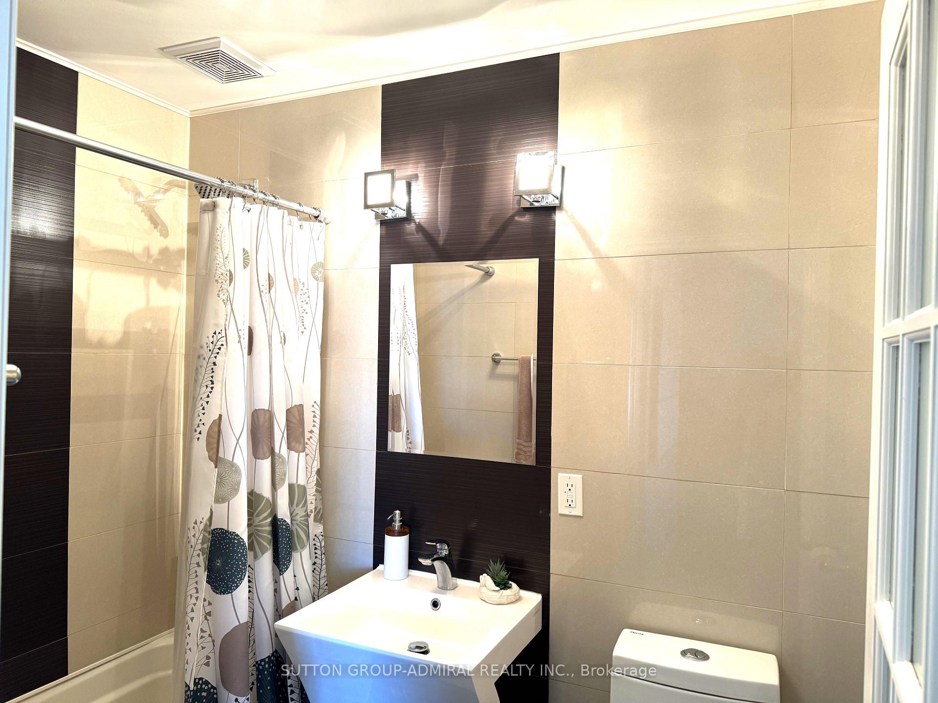 Photo 41 of 35 Coppermill Drive, Etobicoke, Rexdale-Kipling — HOMEH