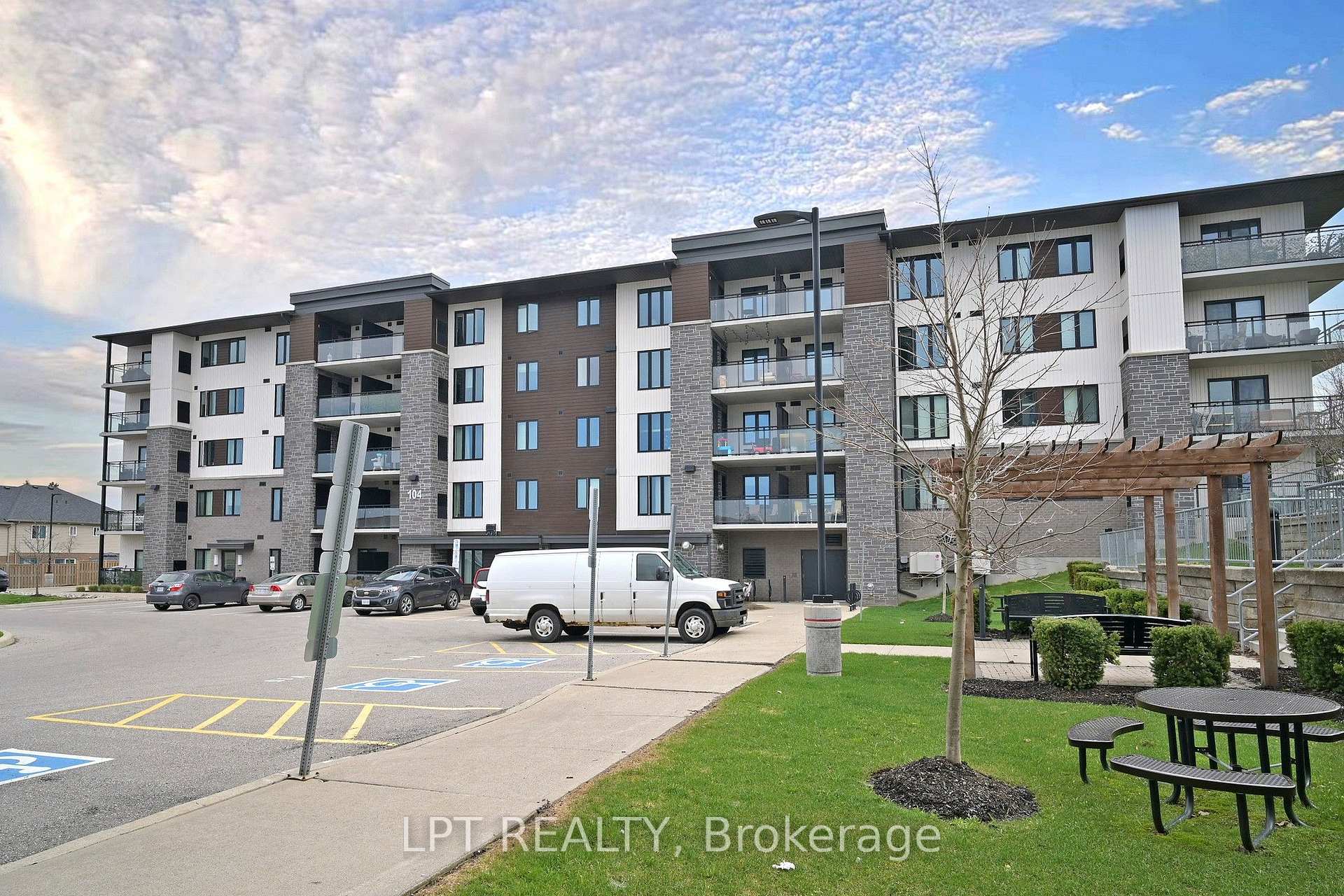 Photo 1 of 104 Summit Ridge Drive, Guelph, Grange Road — HOMEH