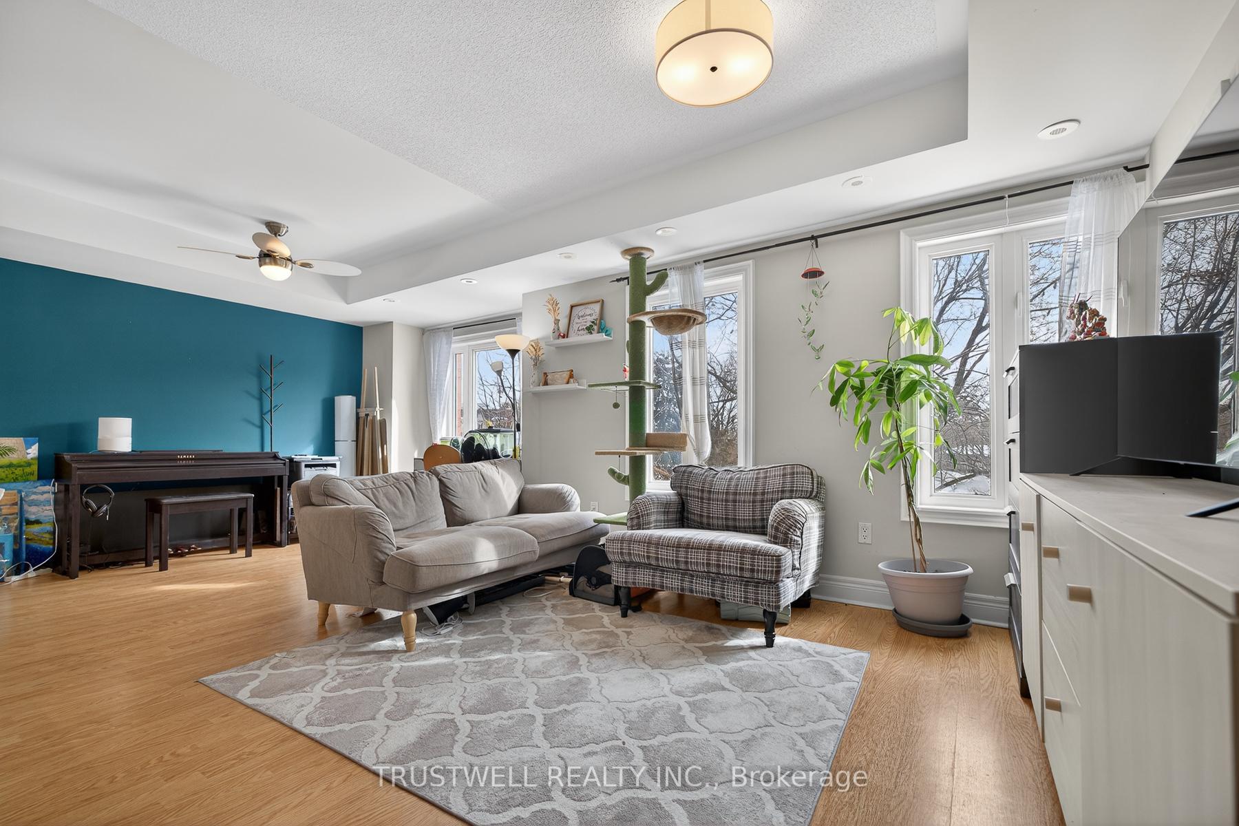 Photo 2 of Unit 298, 306 John Street, Markham, Aileen-Willowbrook — HOMEH