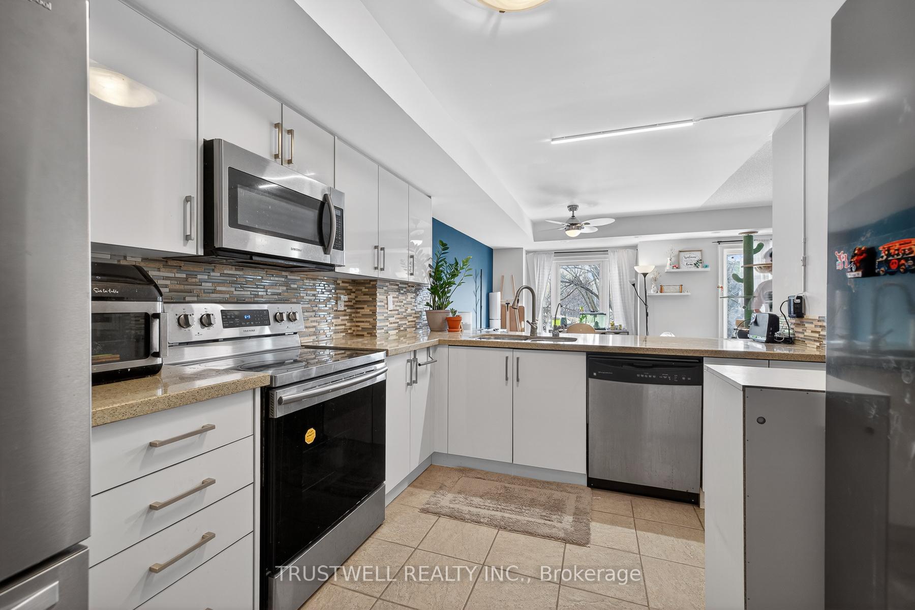 Photo 6 of Unit 298, 306 John Street, Markham, Aileen-Willowbrook — HOMEH