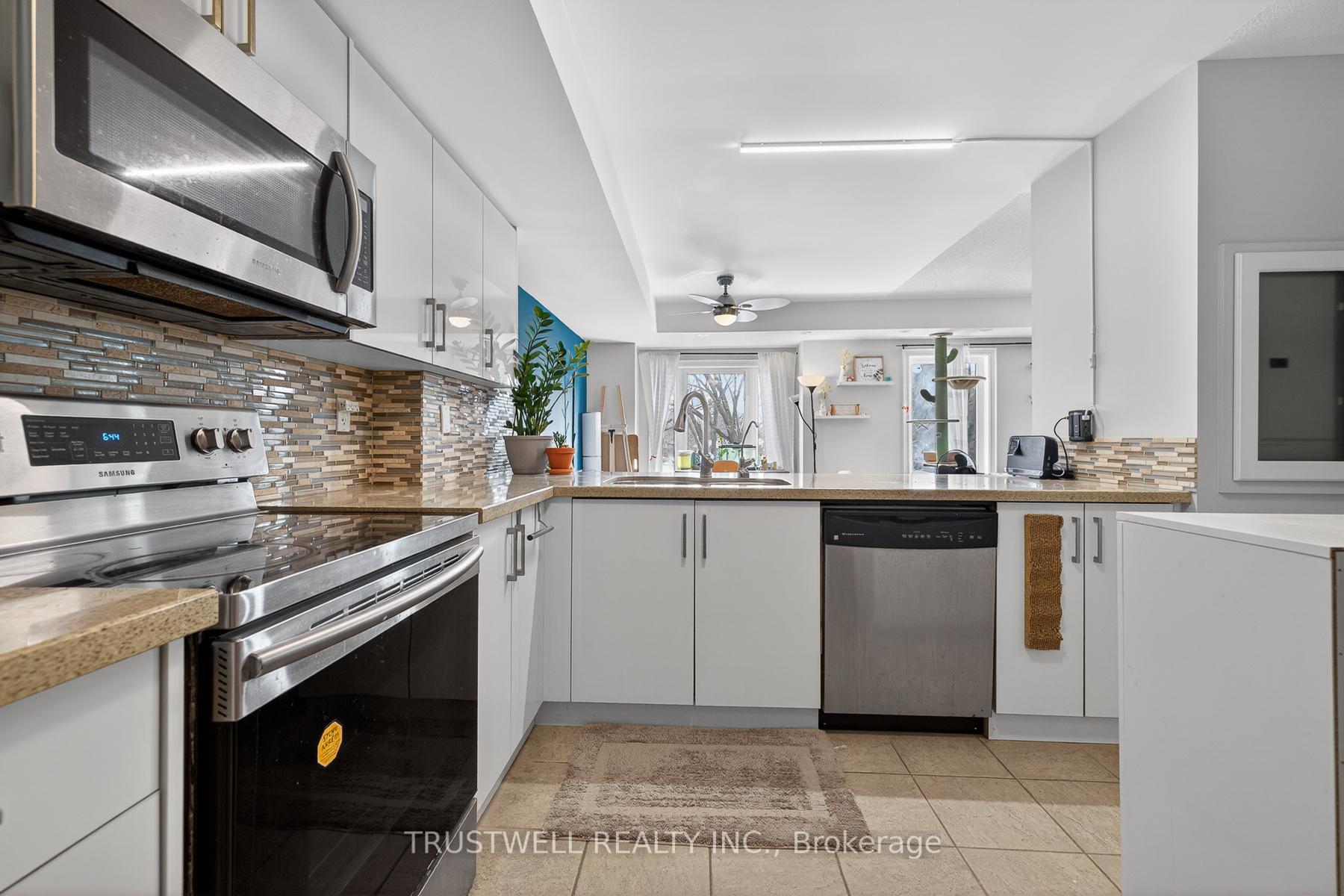 Photo 7 of Unit 298, 306 John Street, Markham, Aileen-Willowbrook — HOMEH