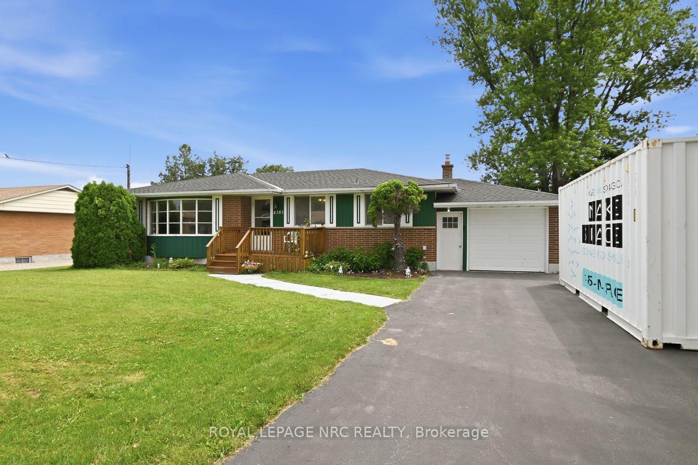 Photo 1 of 4381 Jackson Street, Lincoln, Beamsville — HOMEH
