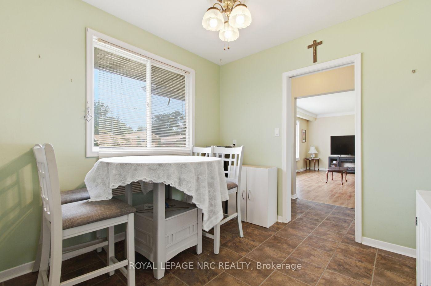 Photo 9 of 4381 Jackson Street, Lincoln, Beamsville — HOMEH