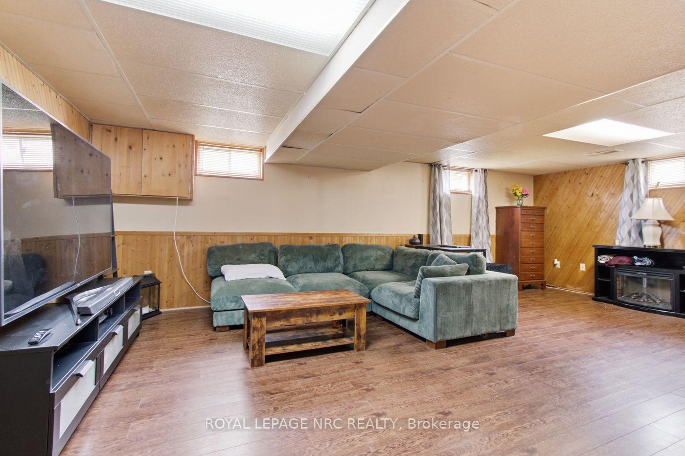 Photo 17 of 4381 Jackson Street, Lincoln, Beamsville — HOMEH