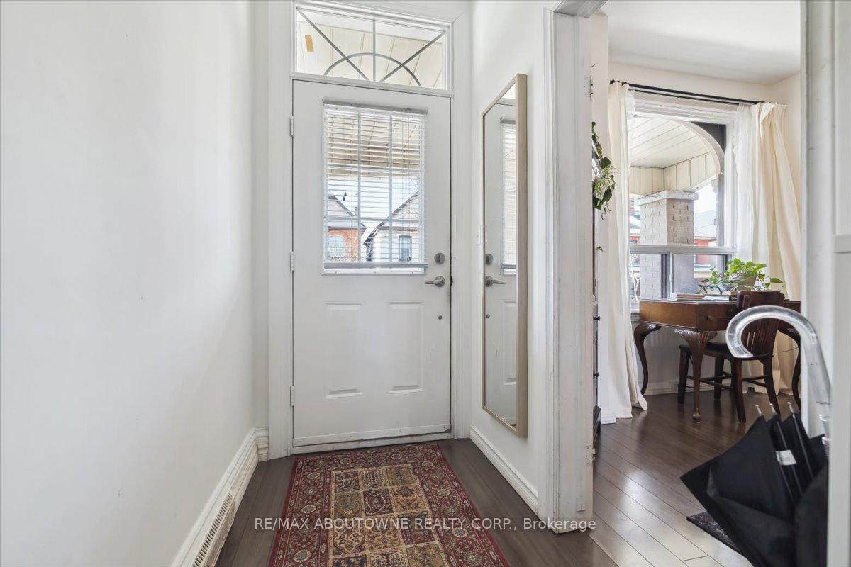 Photo 6 of 28 St Matthews Avenue, Hamilton, Landsdale — HOMEH