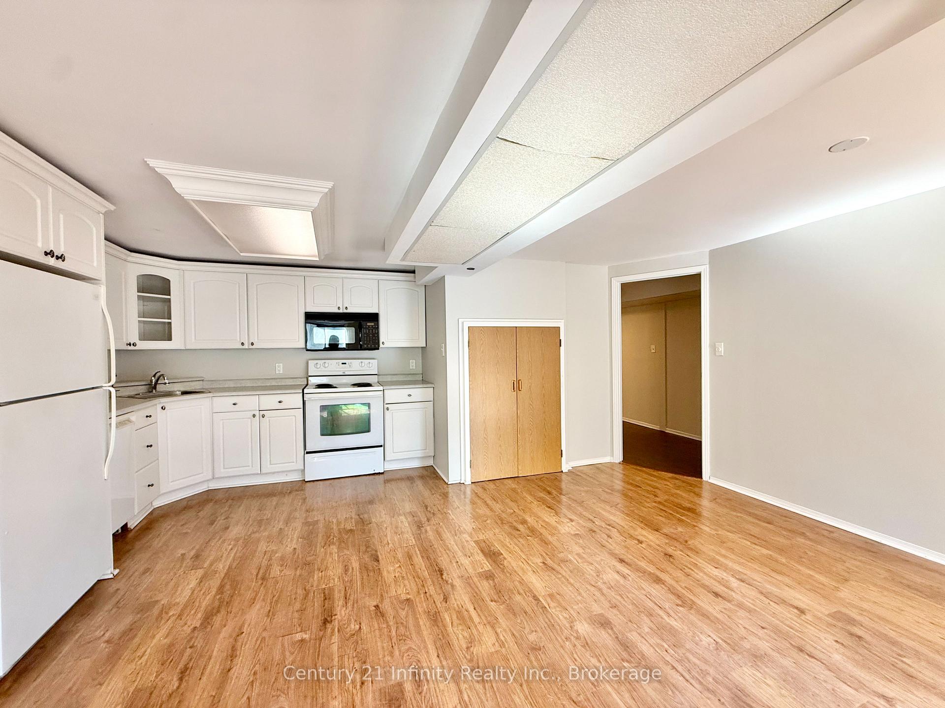 Photo 6 of 384 Leslie Street, Whitby, Blue Grass Meadows — HOMEH