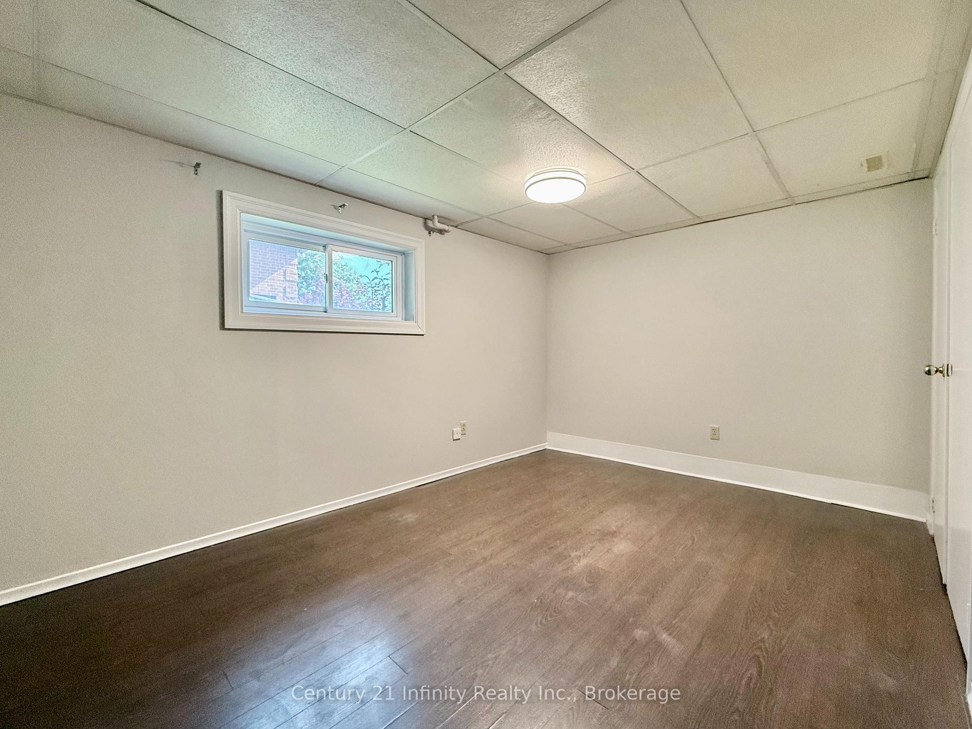 Photo 8 of 384 Leslie Street, Whitby, Blue Grass Meadows — HOMEH