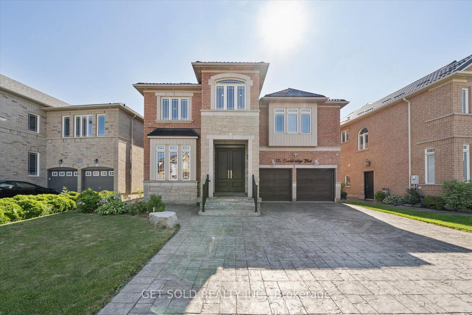 Photo 2 of 135 Earlsbridge Boulevard, Brampton, Fletcher's Meadow — HOMEH