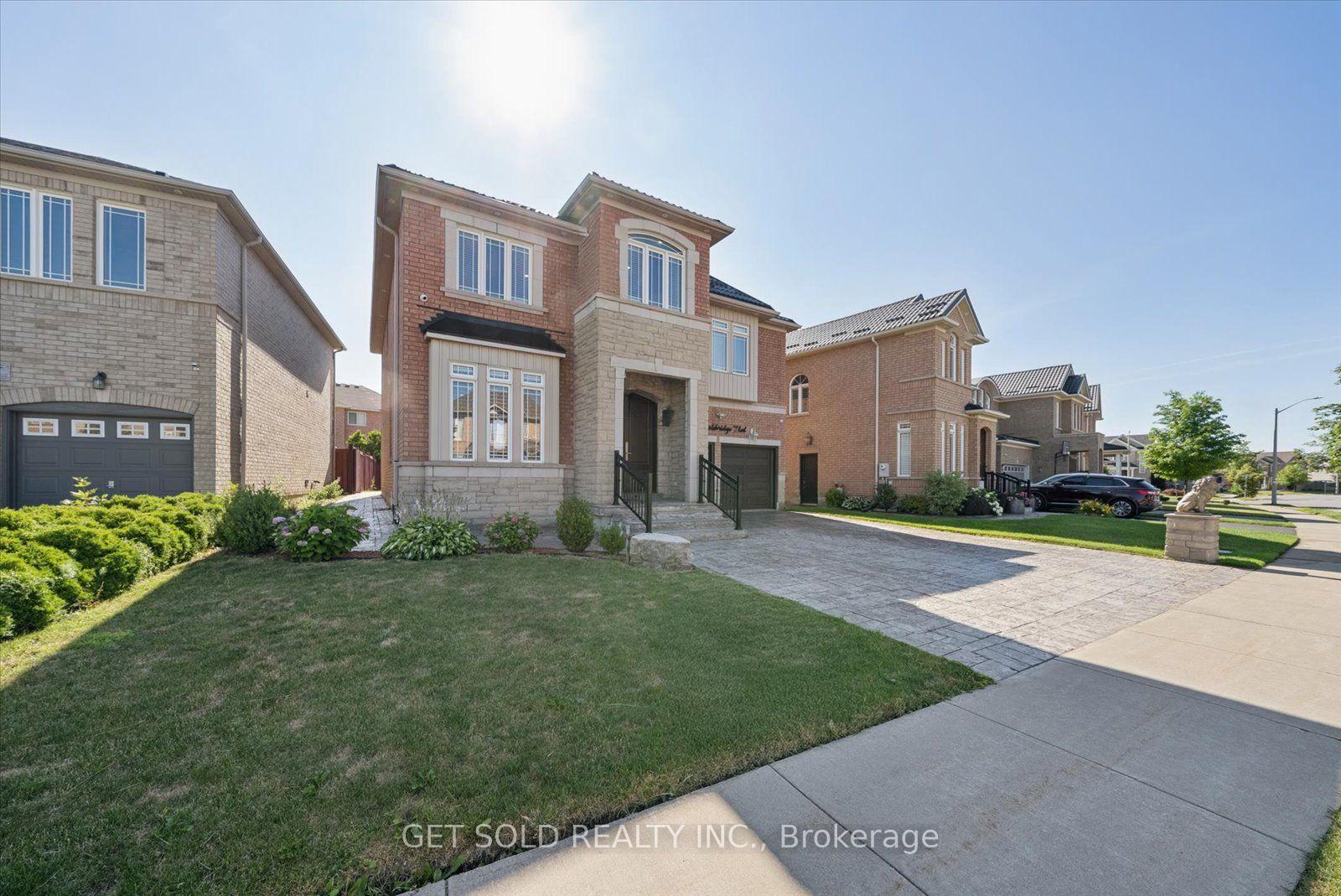 Photo 4 of 135 Earlsbridge Boulevard, Brampton, Fletcher's Meadow — HOMEH