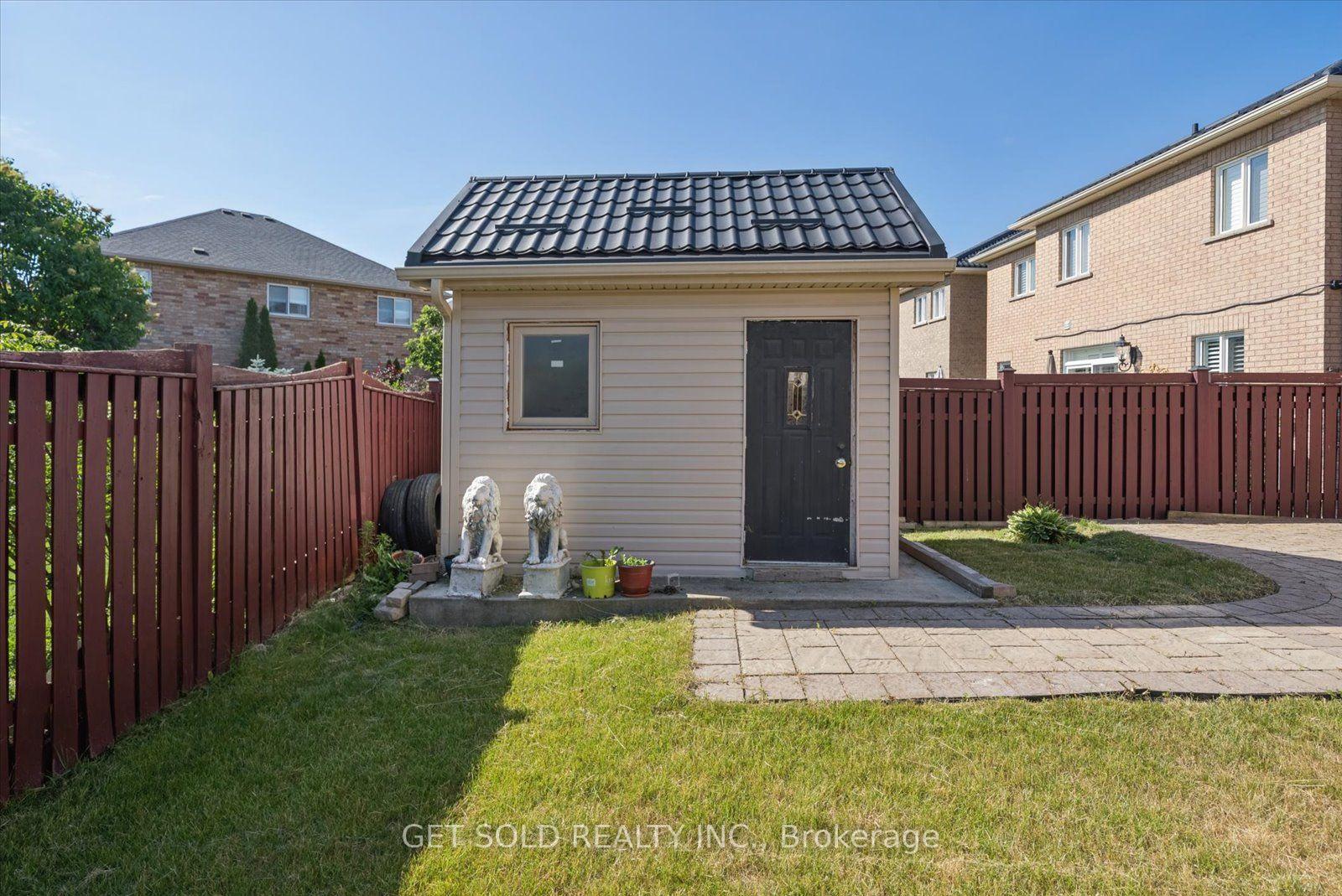 Photo 46 of 135 Earlsbridge Boulevard, Brampton, Fletcher's Meadow — HOMEH